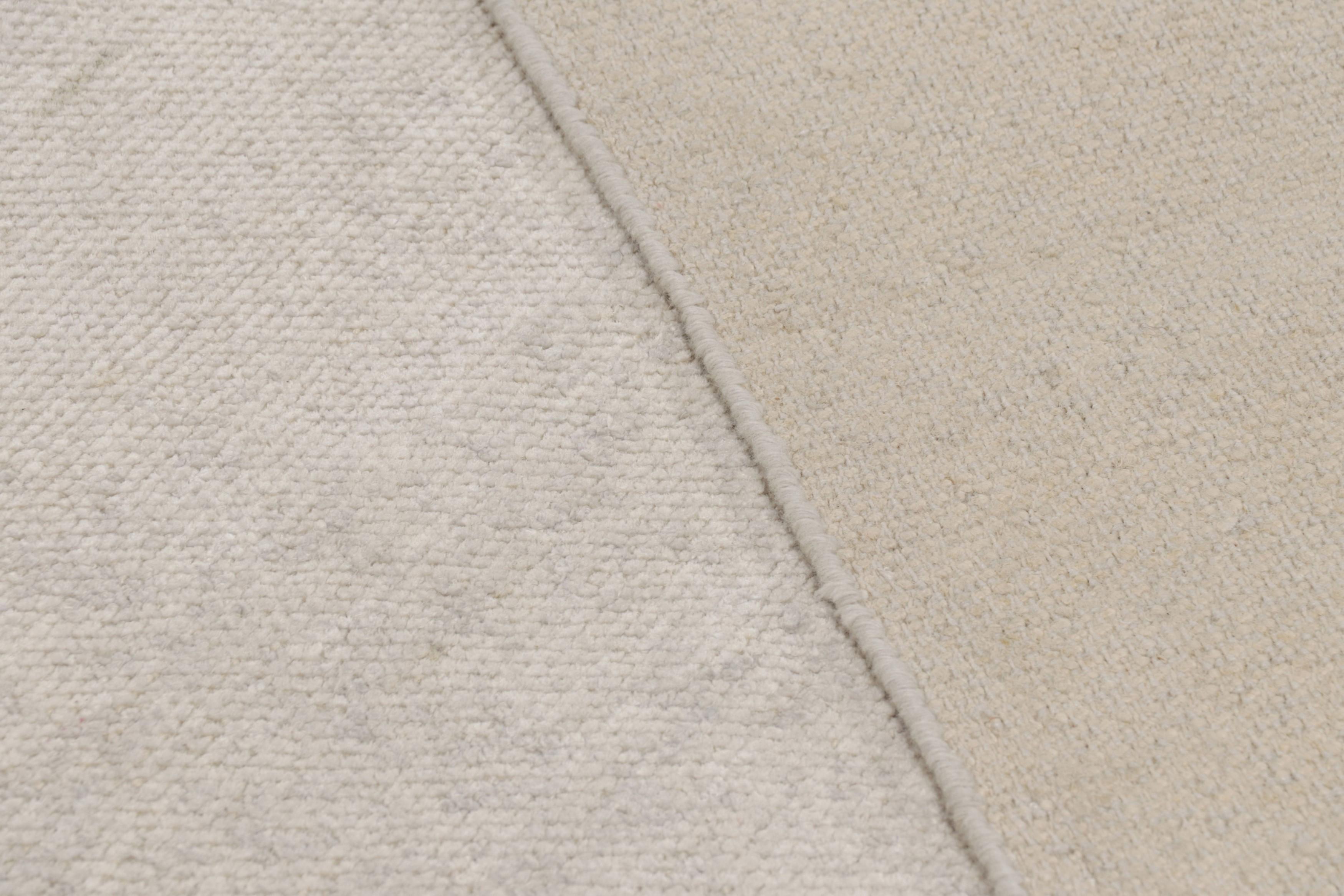 Rug & Kilims übergroßer Contemporary-Teppich in Elfenbein-Tönen im Angebot 1