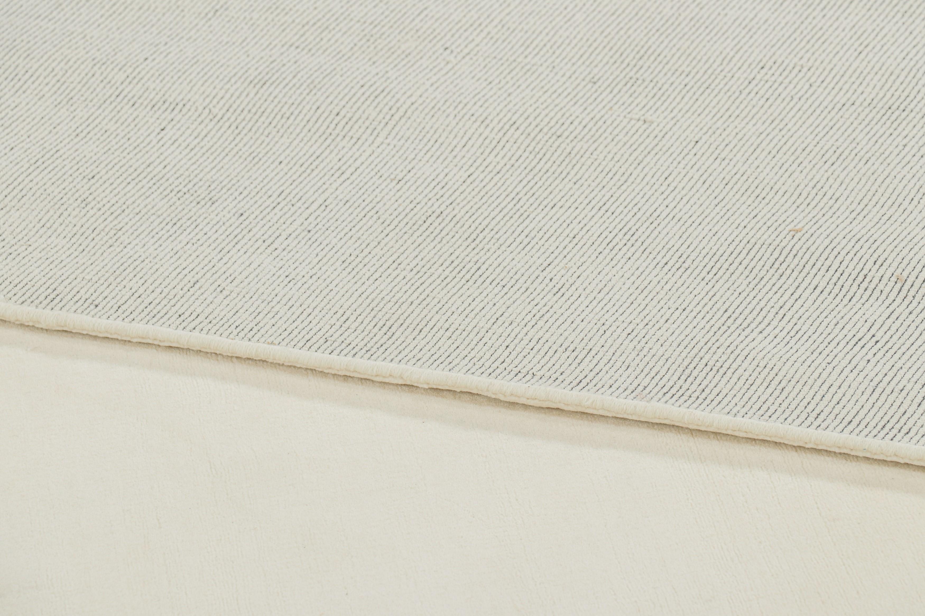 Rug & Kilim’s Oversized Contemporary Textural Solid Rug in White Tones For Sale 1