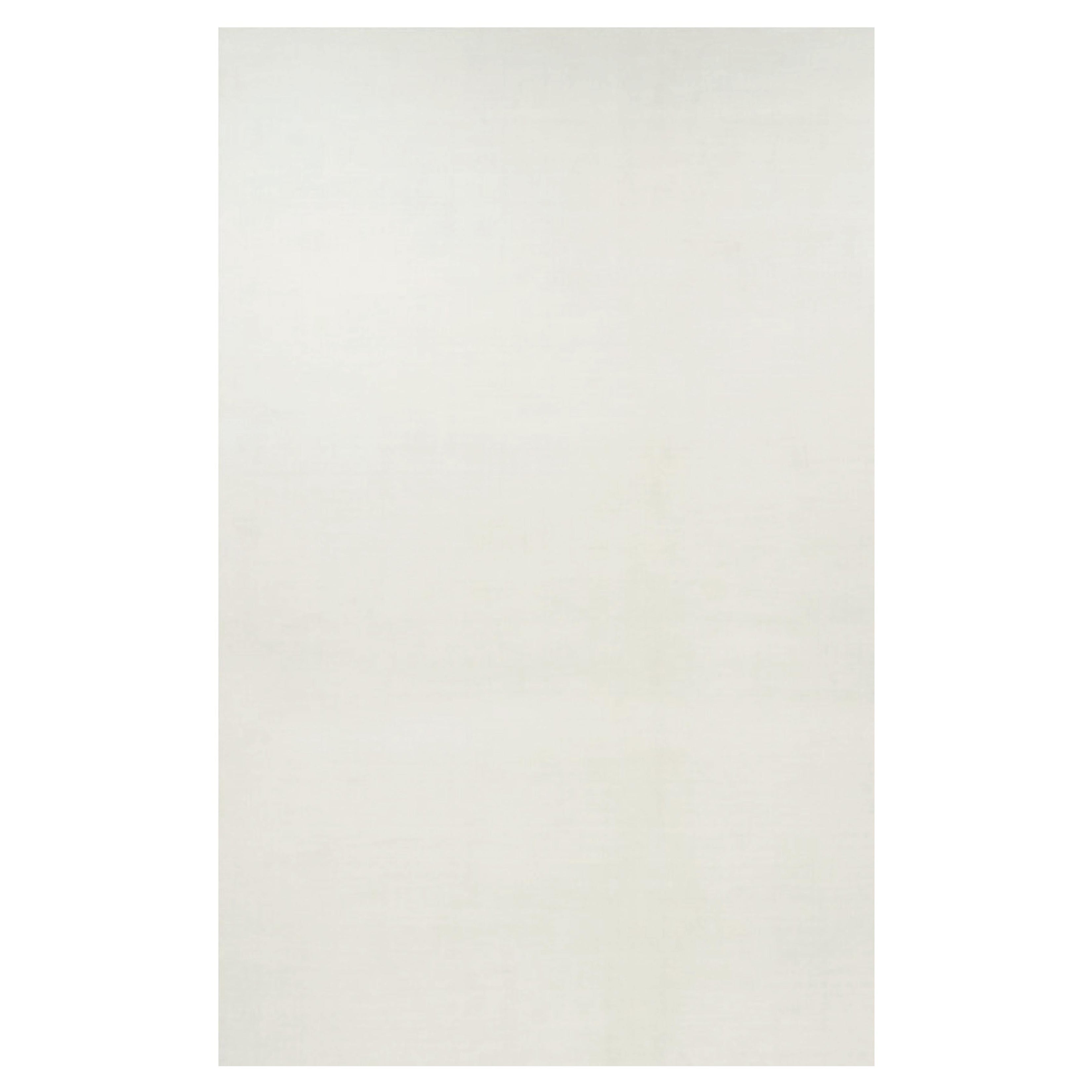 Rug & Kilim's übergroßer Contemporary-Teppich in weißen Tönen im Angebot