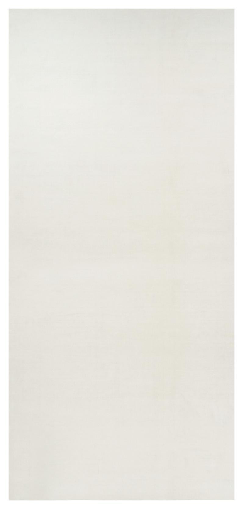 Alfombra contemporánea sobredimensionada de textura sólida en tonos blancos de Rug
Kilim