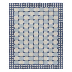 Übergroßer Dhurrie-Teppich von Rug & Kilim mit geometrischen Mustern in Blau und Weiß