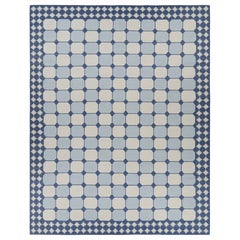 Übergroßer Dhurrie-Teppich von Rug & Kilim mit geometrischen Mustern in Weiß und Blau