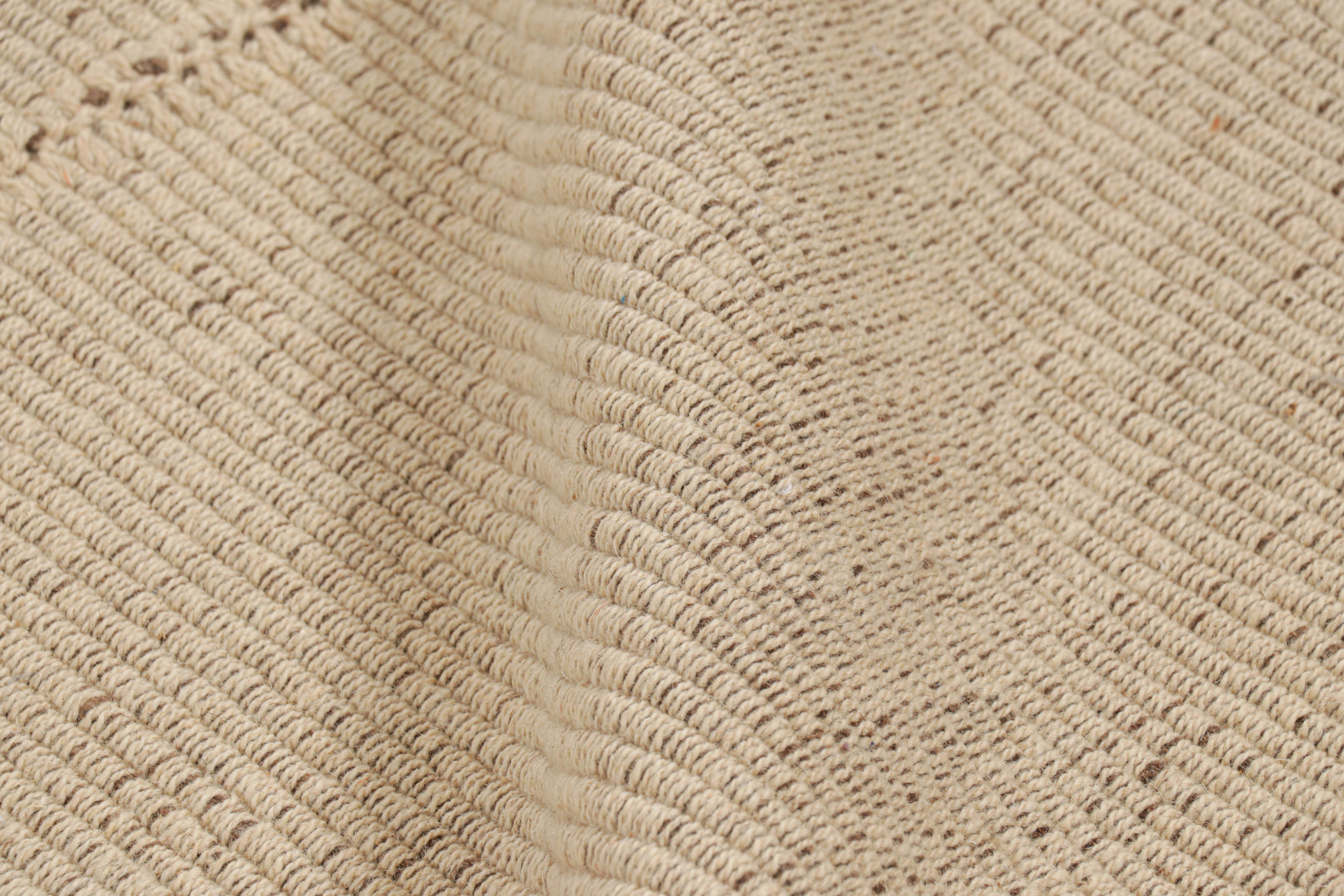 Rug & Kilim's Oversized Kilim in Beige Textural Stripes and Blue Accents (Kilim surdimensionné avec des rayures texturées et des accents bleus) Neuf - En vente à Long Island City, NY