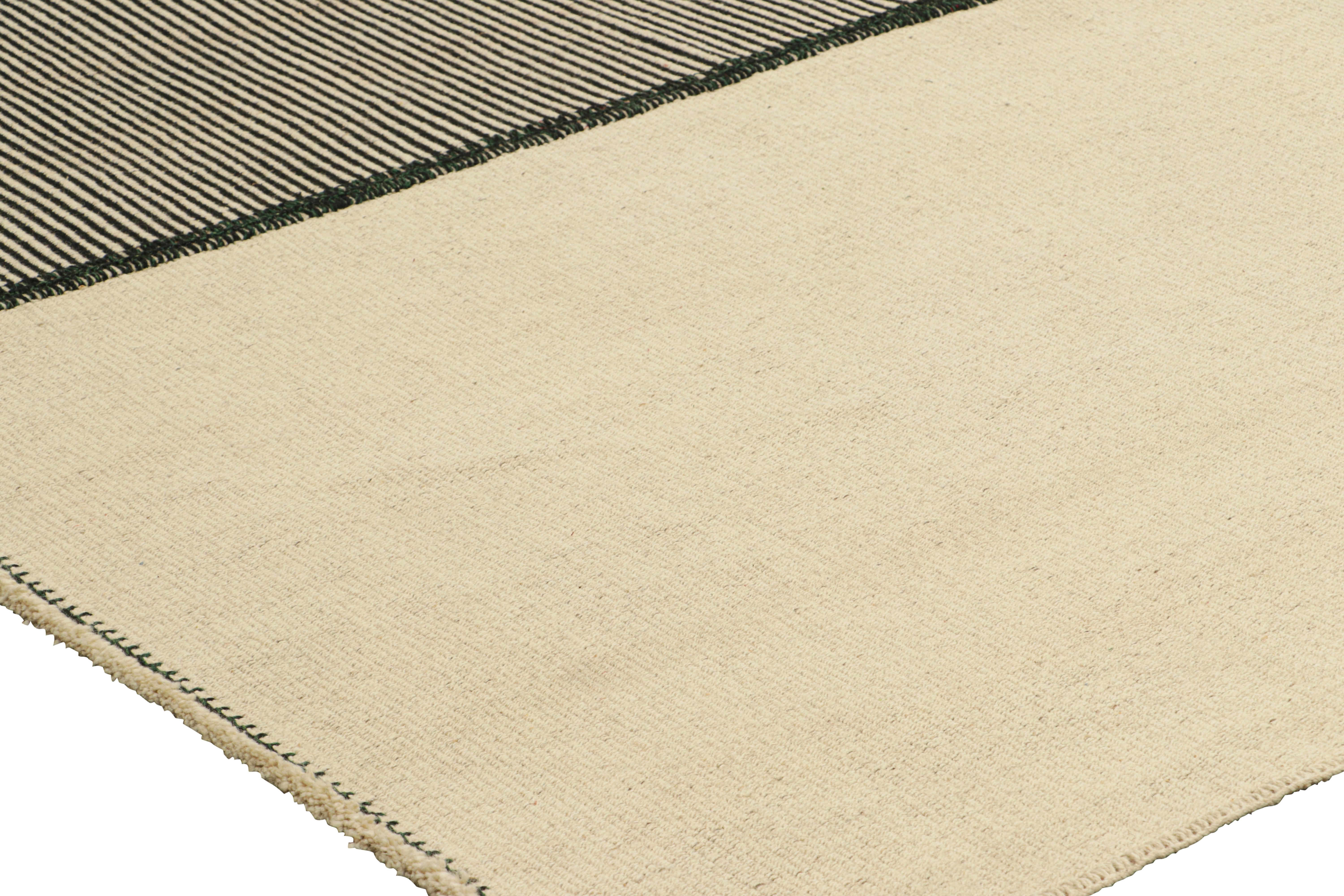 Rug & Kilim's Oversized Kilim in Cream White and Black Textural Stripes (Kilim surdimensionné avec des rayures texturales crème, blanches et noires) Neuf - En vente à Long Island City, NY