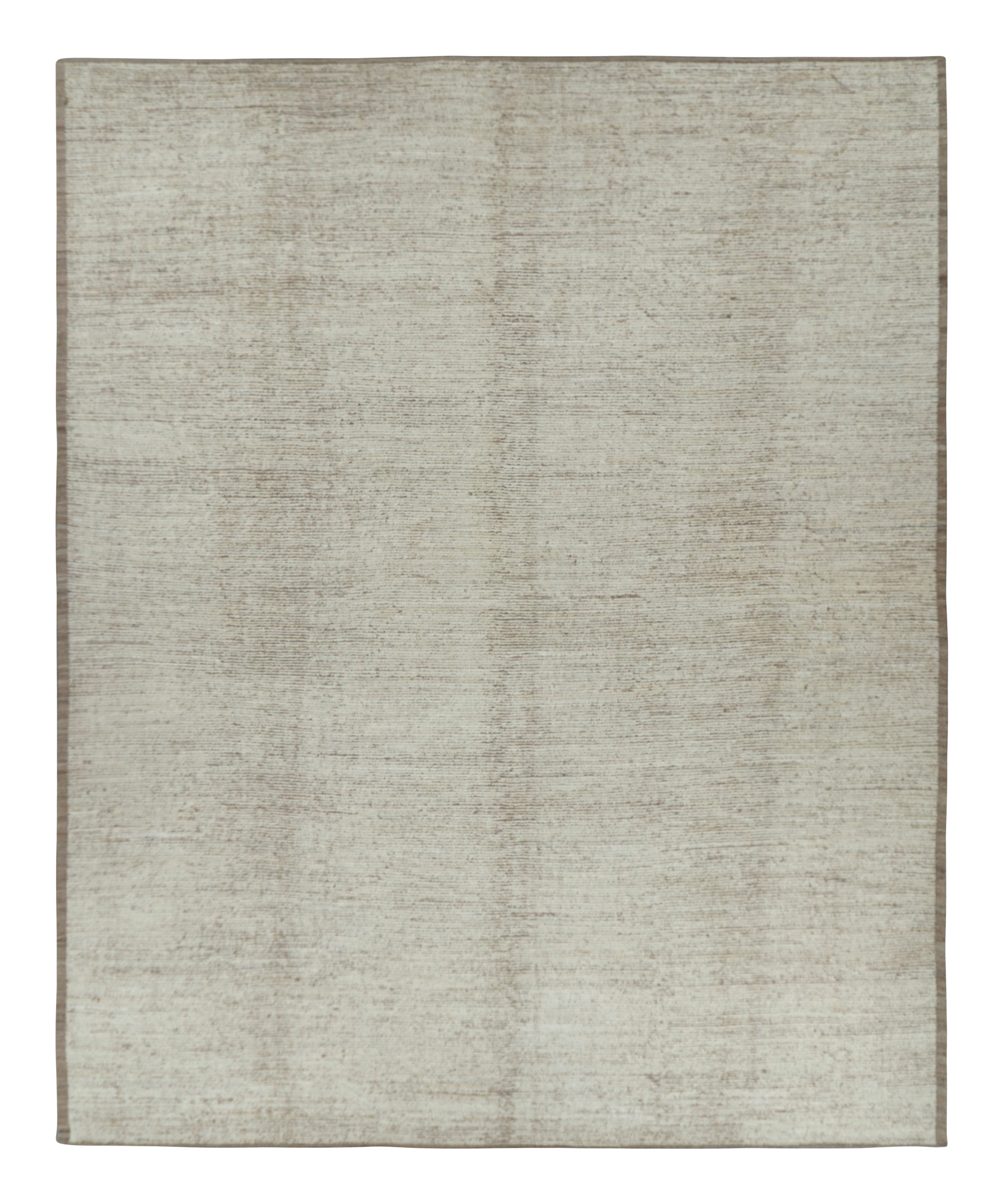 Tessuto a mano in lana, questo Kilim contemporaneo 14x17 oversize è un'entusiasmante aggiunta alle collezioni di tappeti Kilim & Flat Weave e Textural di Rug & Kilim. Questa linea particolare presenta tappeti con un gioco di vello e trama piatta,