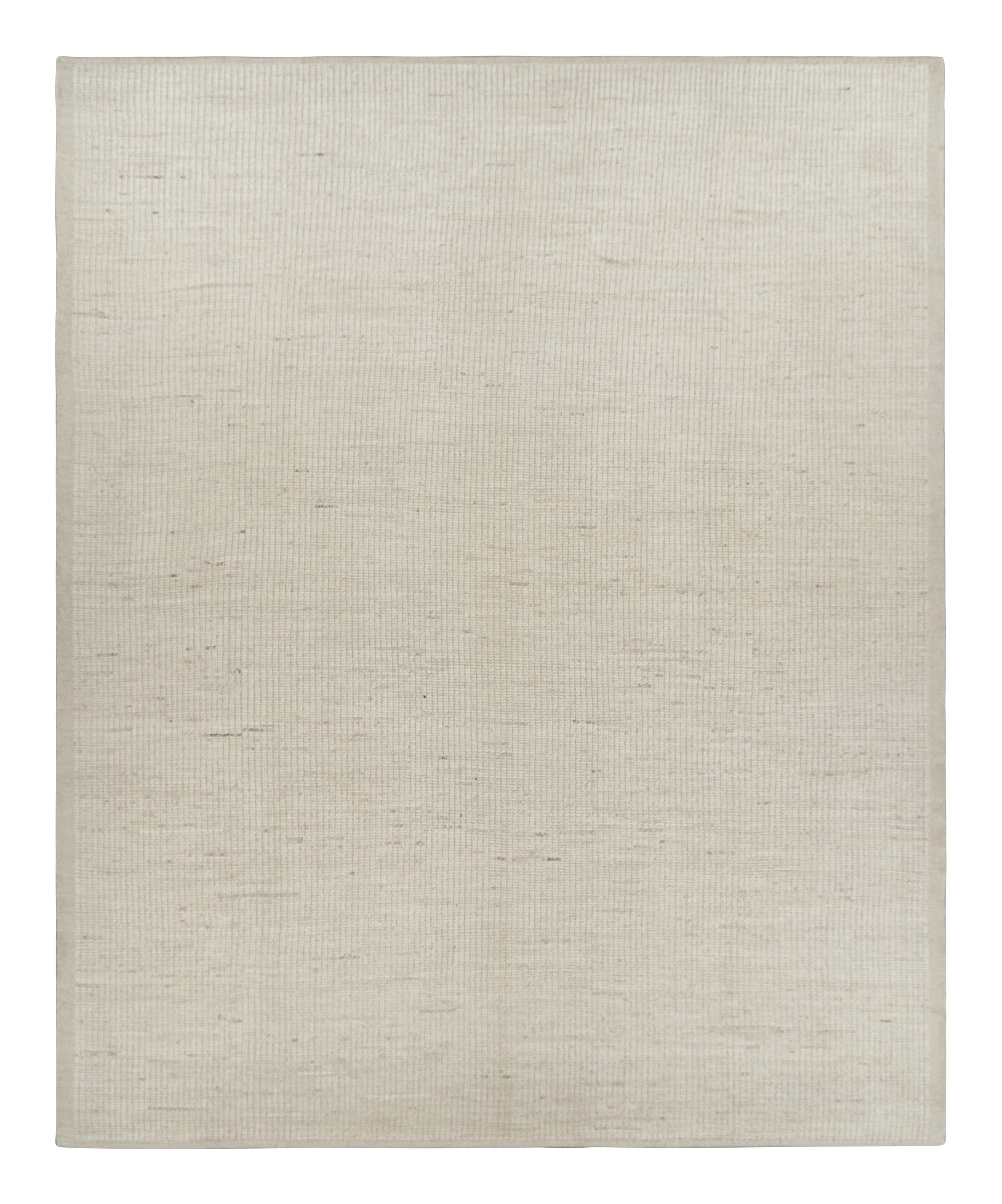 Tessuto a mano in lana, questo Kilim contemporaneo 14x16 oversize è un'interessante aggiunta alle collezioni di tappeti Kilim & Flat Weave e Textural di Rug & Kilim. Questa linea particolare presenta tappeti con un gioco di vello e trama piatta, con