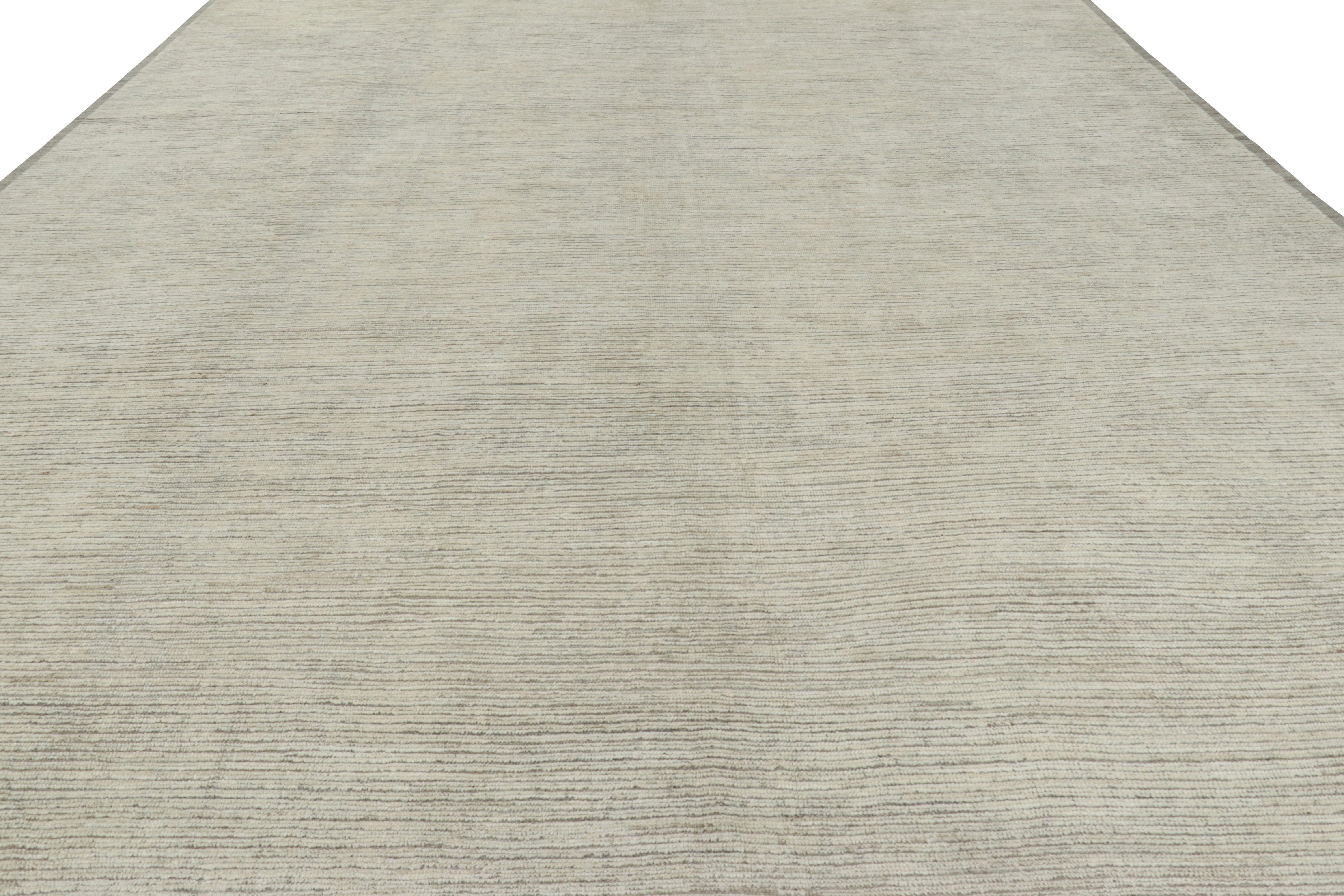 Afghano Rug & Kilim è un kilim sovradimensionato con strisce e striature testuali beige e bianche. in vendita