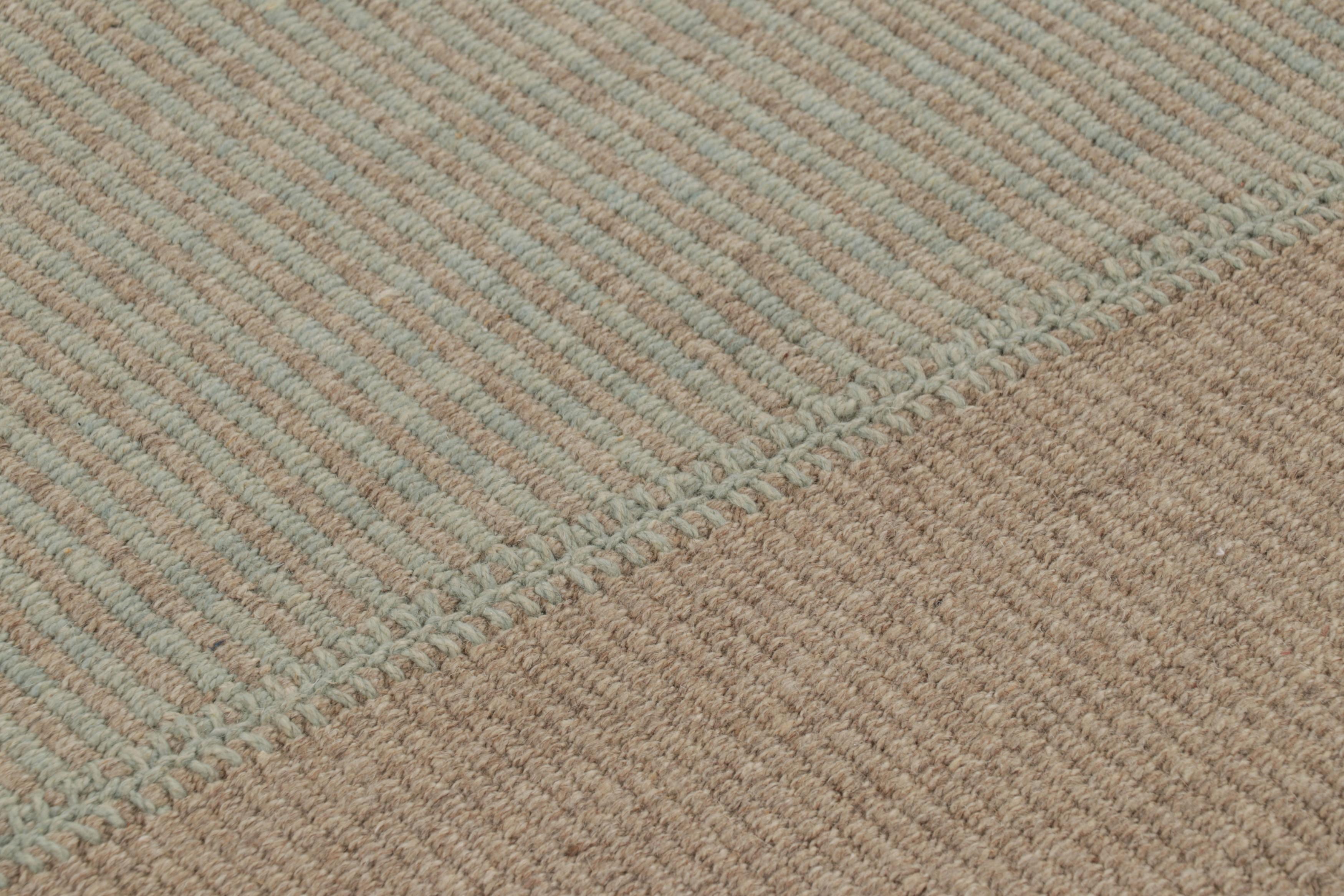 Kilim moderno sobredimensionado de Rug & Kilim con rayas texturadas en beige y verde menta Afgano en venta