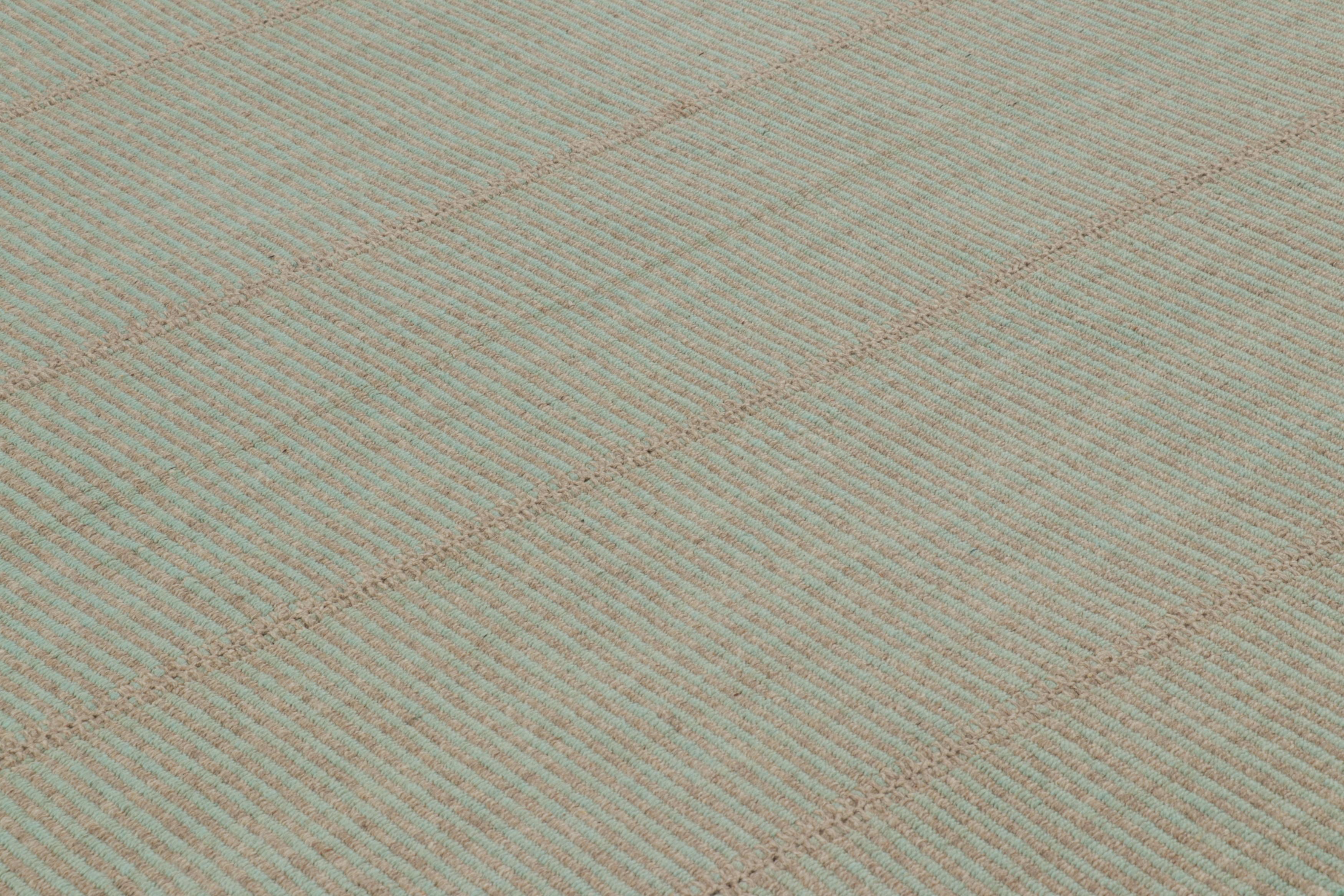 XXI secolo e contemporaneo Rug & Kilim è un kilim moderno e sovradimensionato con strisce beige e verde menta. in vendita