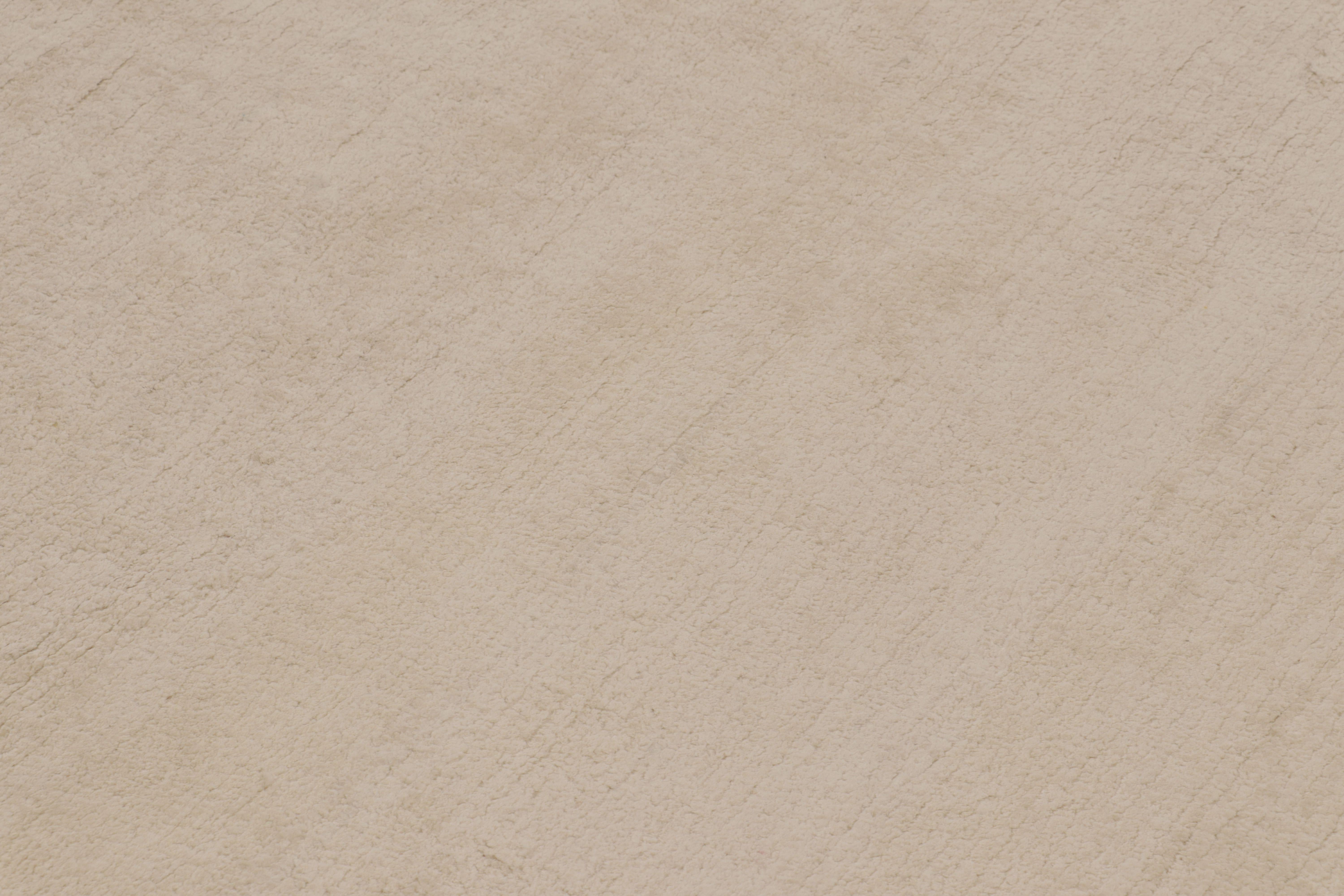 Rug & Kilims übergroßer moderner Strukturteppich in Beige und cremefarbenen Streifen (Indisch) im Angebot