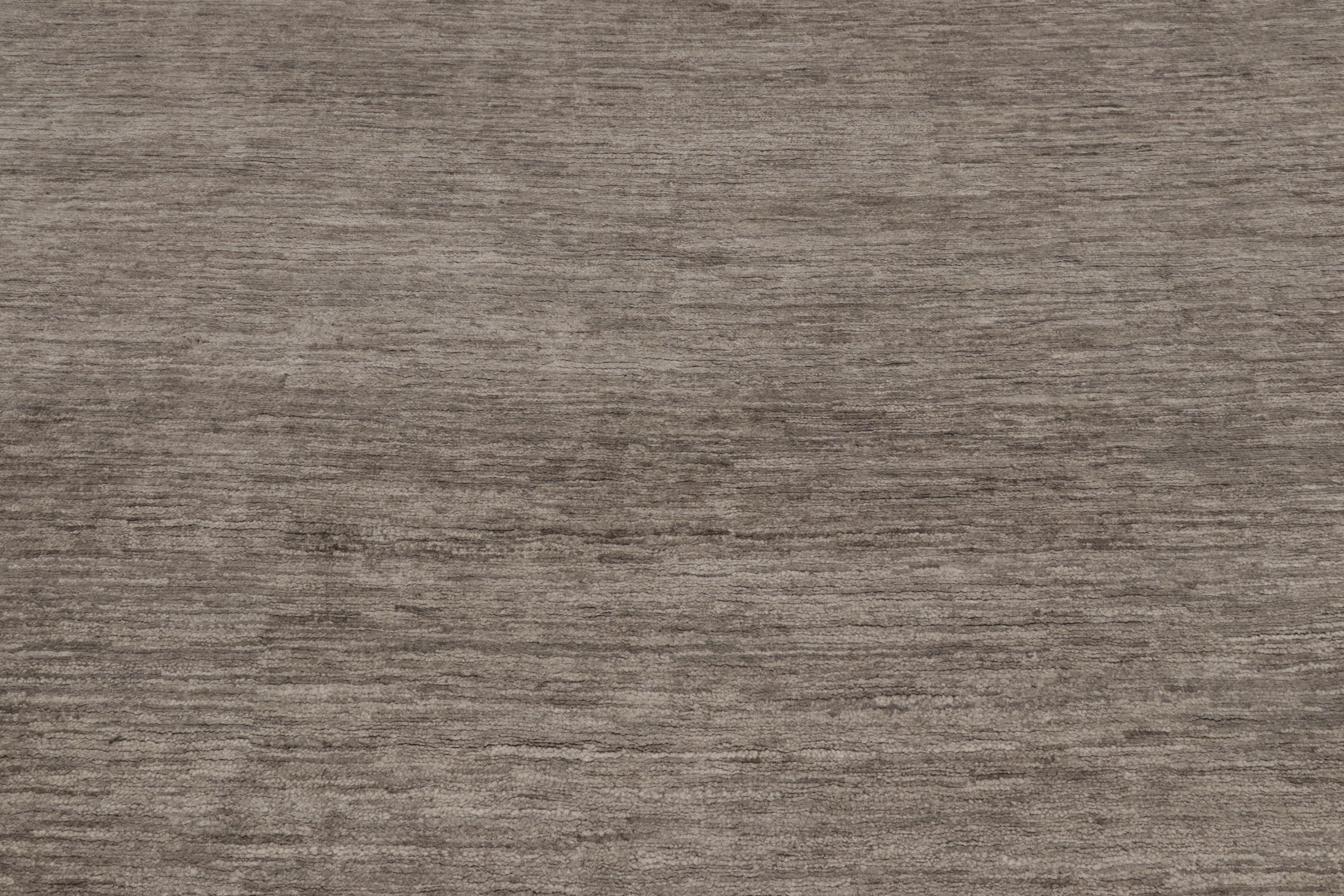 Rug & Kilims übergroßer moderner Strukturteppich in braunen, grauen und beigefarbenen Streifen im Zustand „Neu“ im Angebot in Long Island City, NY