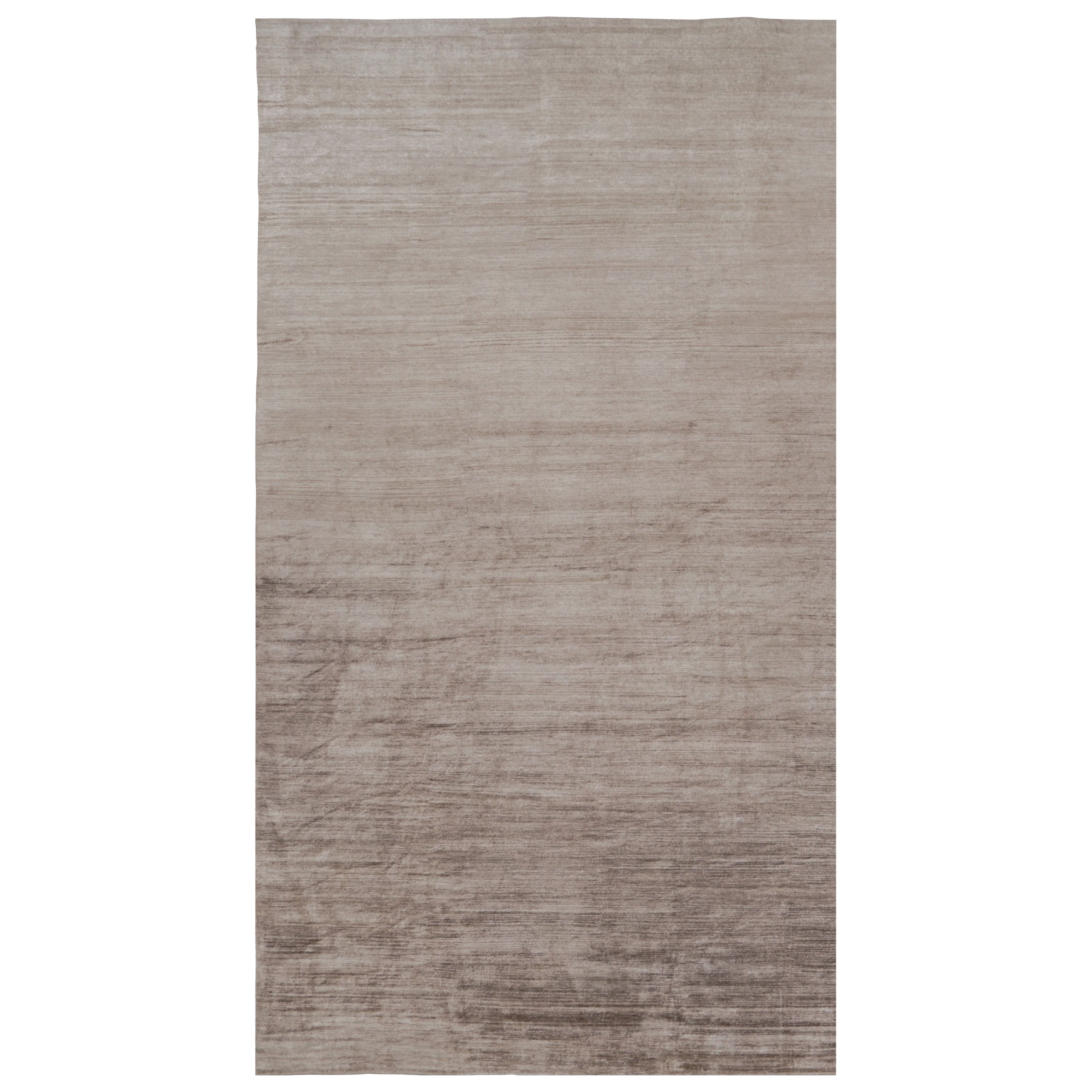 Rug 
Kilim
s Oversized Modern Textural Rug in Brown, White and Beige Striae (Tapis moderne texturé surdimensionné à rayures brunes, blanches et beiges)