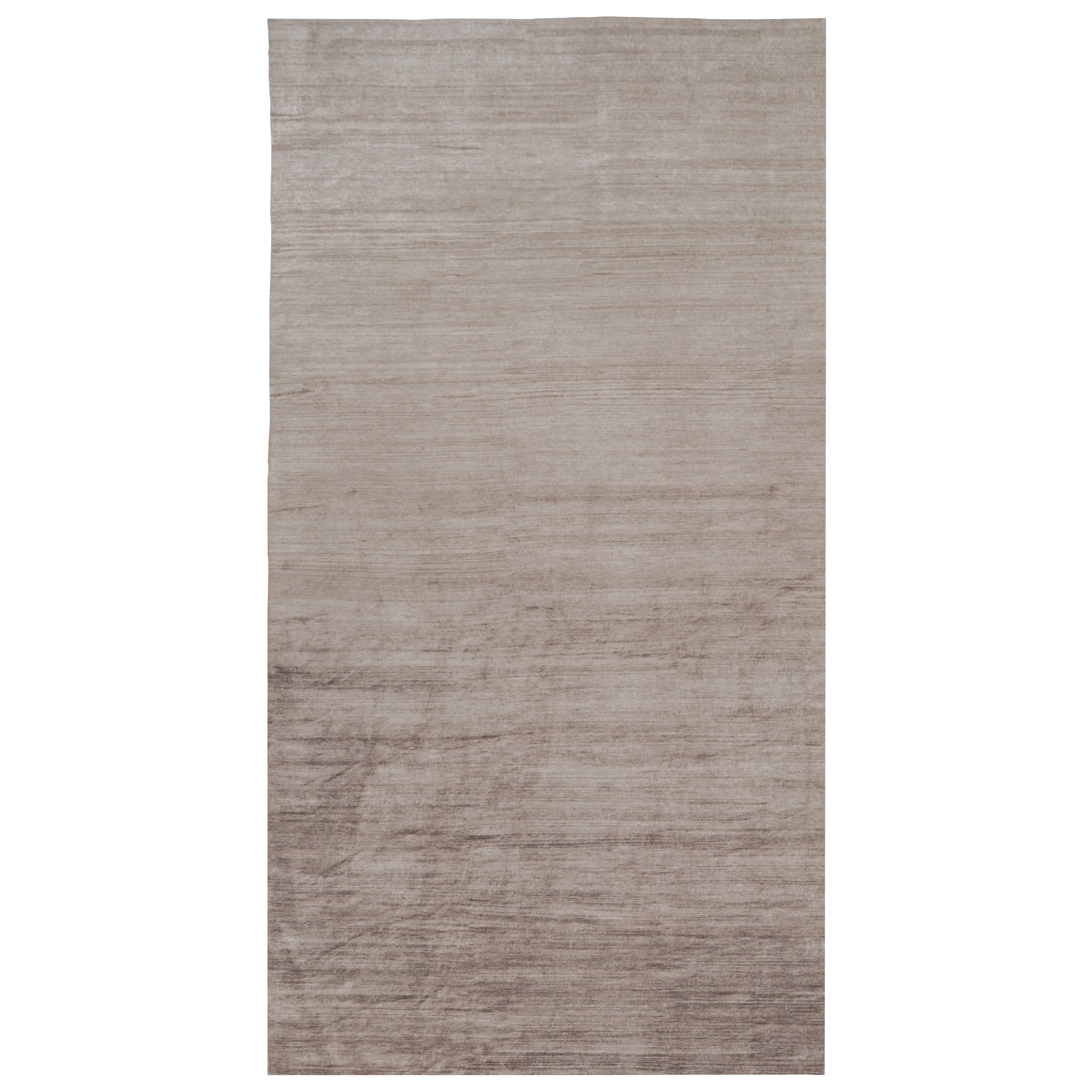 Rug 
Kilim
s Oversized Modern Textural Rug in Brown, White and Beige Striae (Tapis moderne texturé surdimensionné à rayures brunes, blanches et beiges) en vente