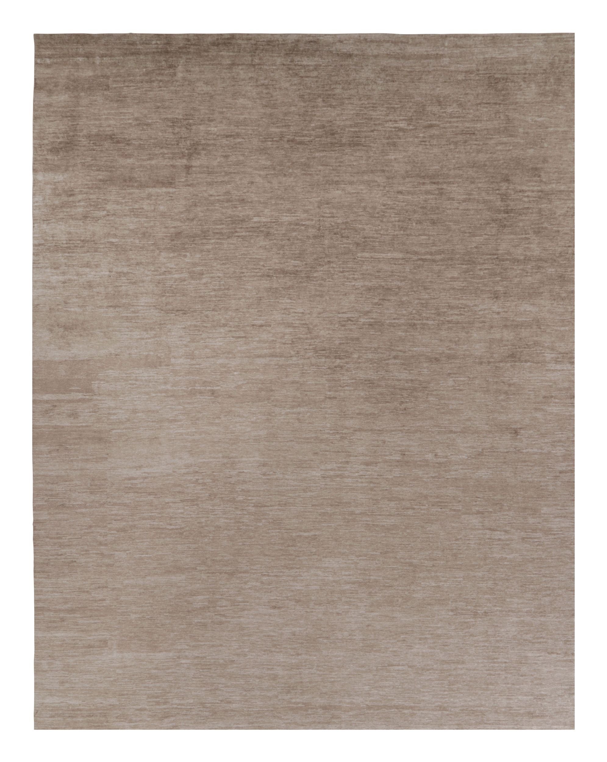 Rug & Kilim's Oversized Modern Textural Rug in Brown, White and Beige Striae (Tapis moderne texturé surdimensionné à rayures brunes, blanches et beiges)