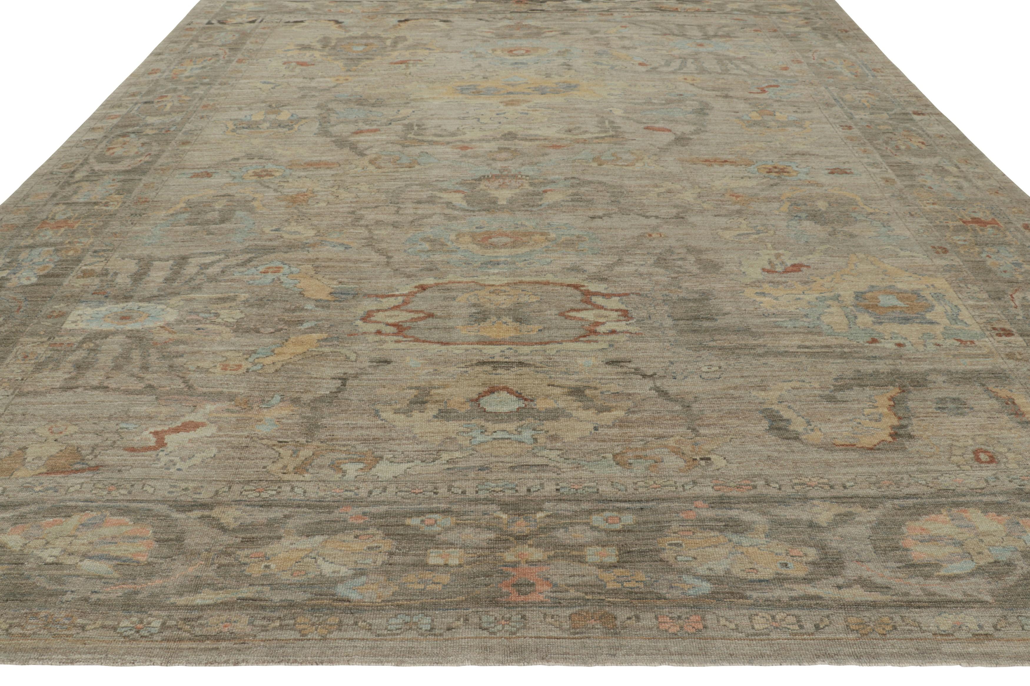 Rug & Kilim's übergroßer Oushak-Teppich in Blau und Beige-Braun mit Blumenmuster (Handgeknüpft) im Angebot