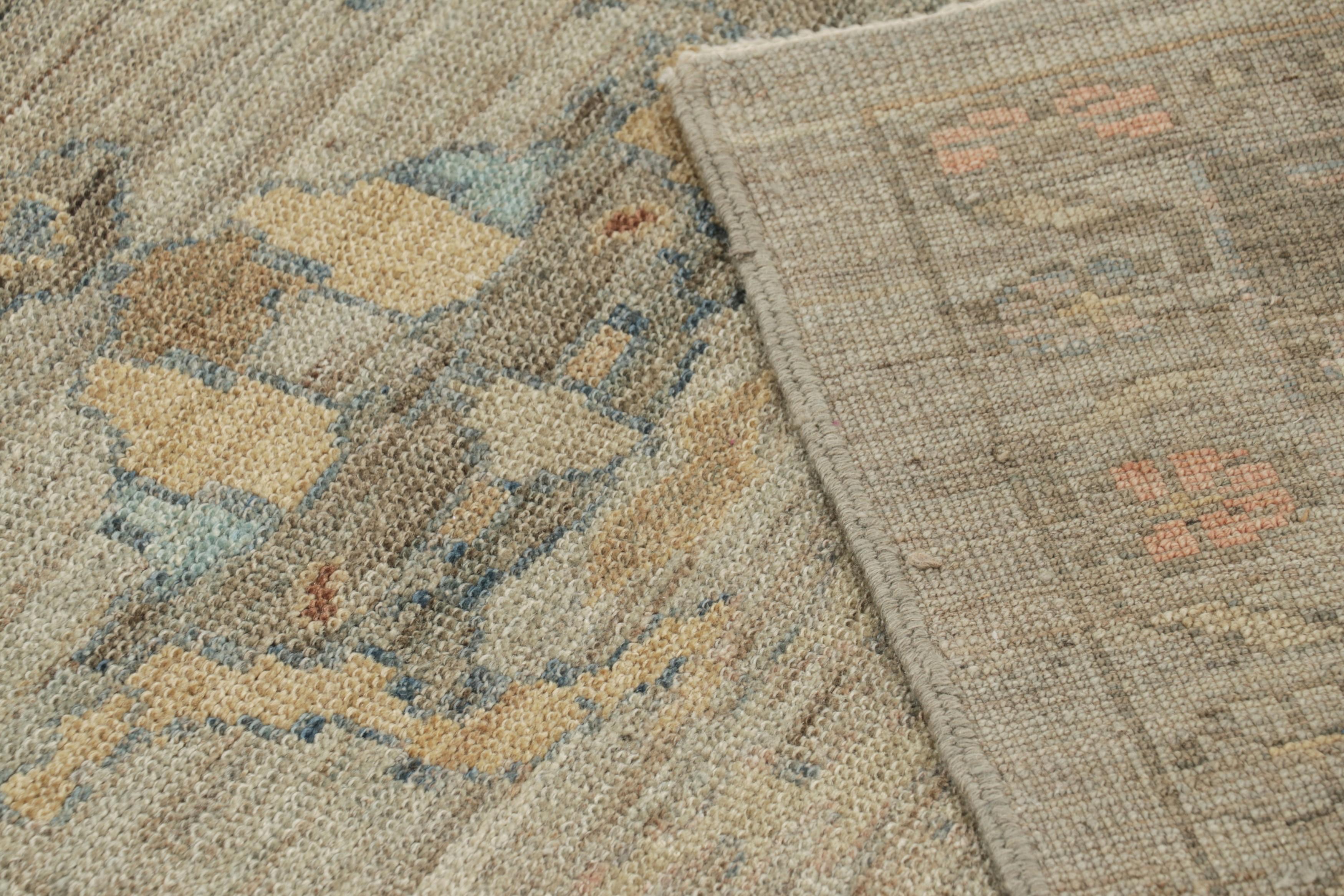 Rug & Kilim: Tappeto oversize in stile Oushak in blu e beige-marrone con fiori in vendita 1