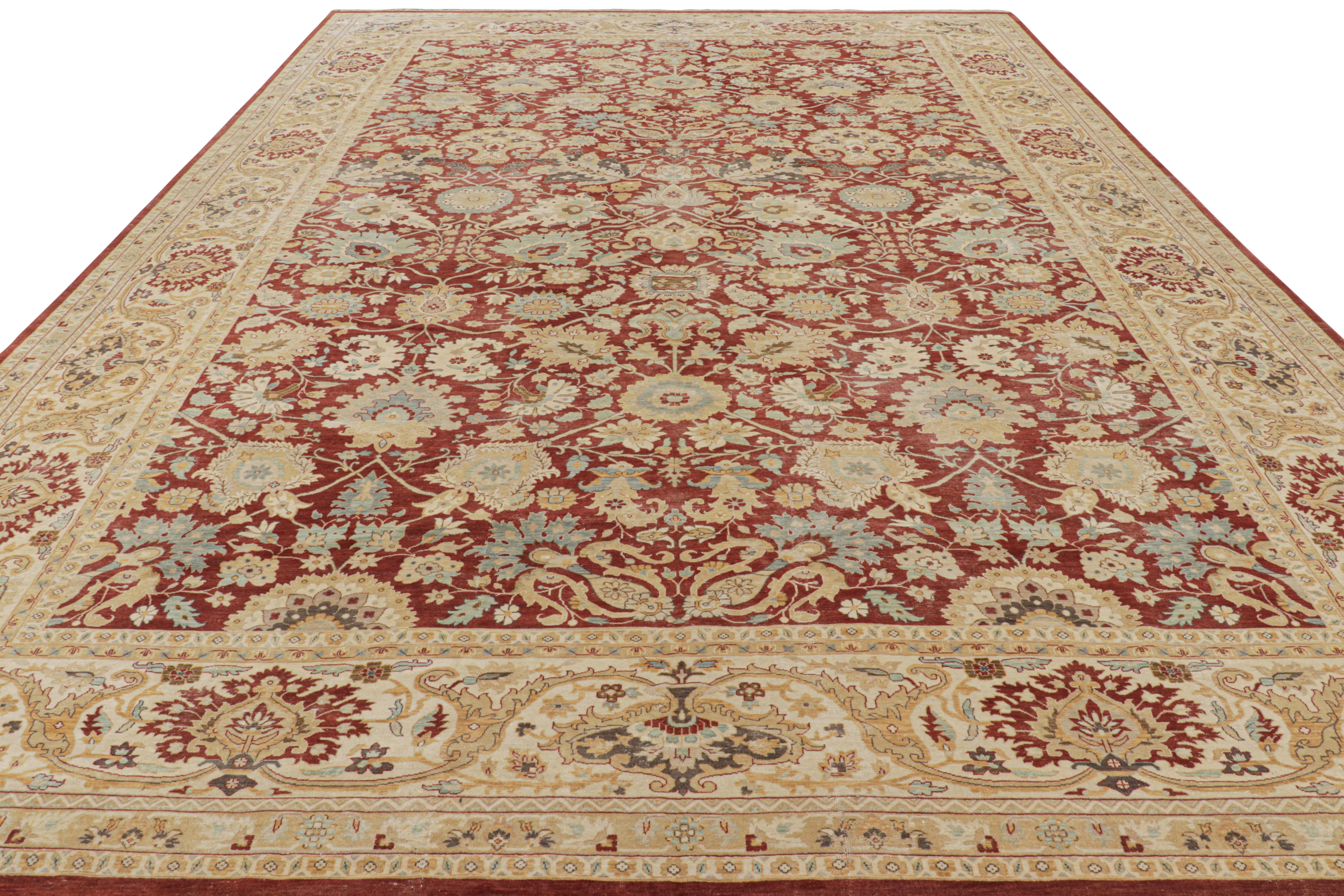 Annodato a mano Rug & Kilim: tappeto persiano oversize in stile Sultanabad Rug rosso e oro con fiori in vendita