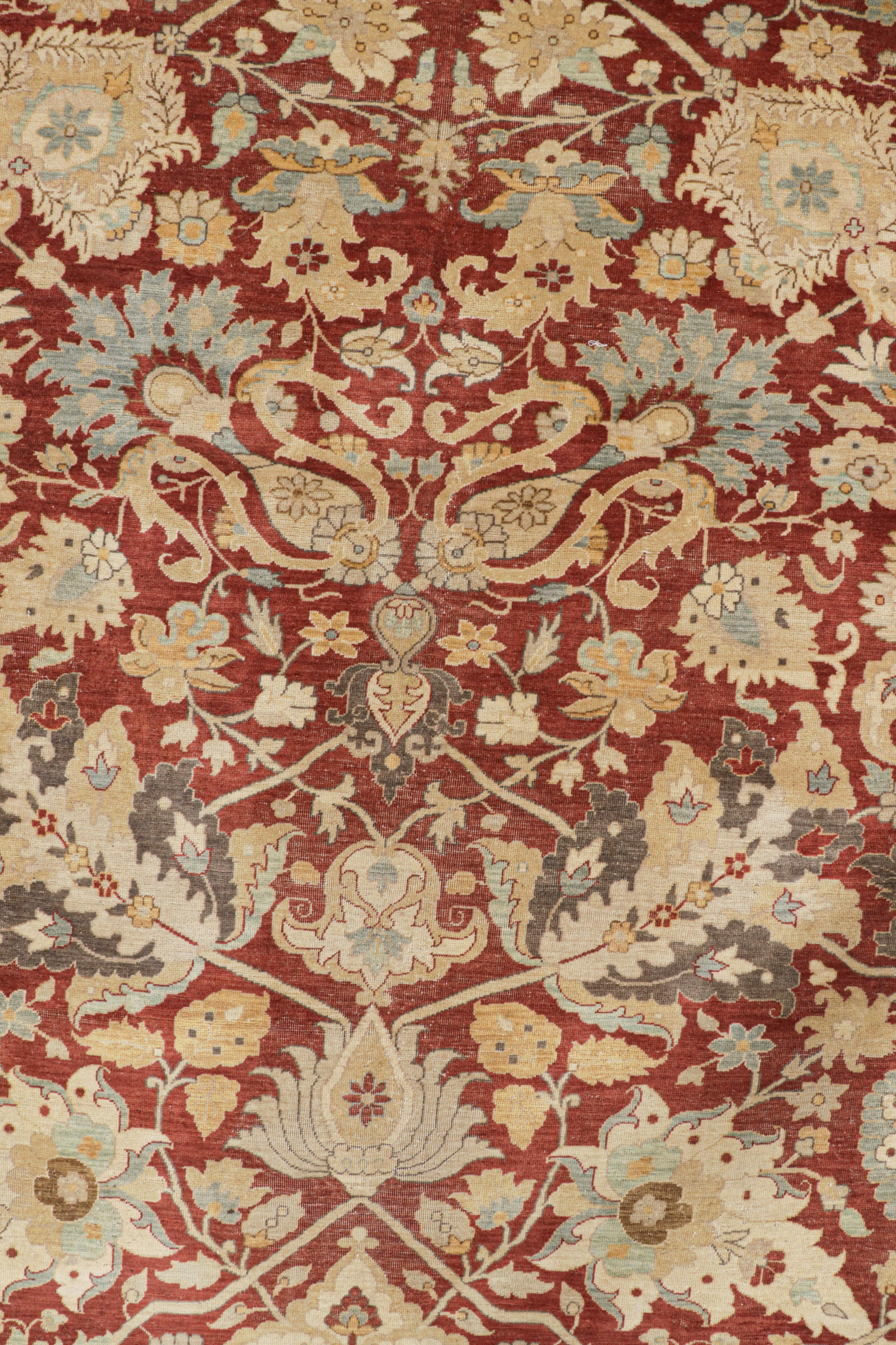 Rug & Kilim: tappeto persiano oversize in stile Sultanabad Rug rosso e oro con fiori In condizioni Nuovo in vendita a Long Island City, NY