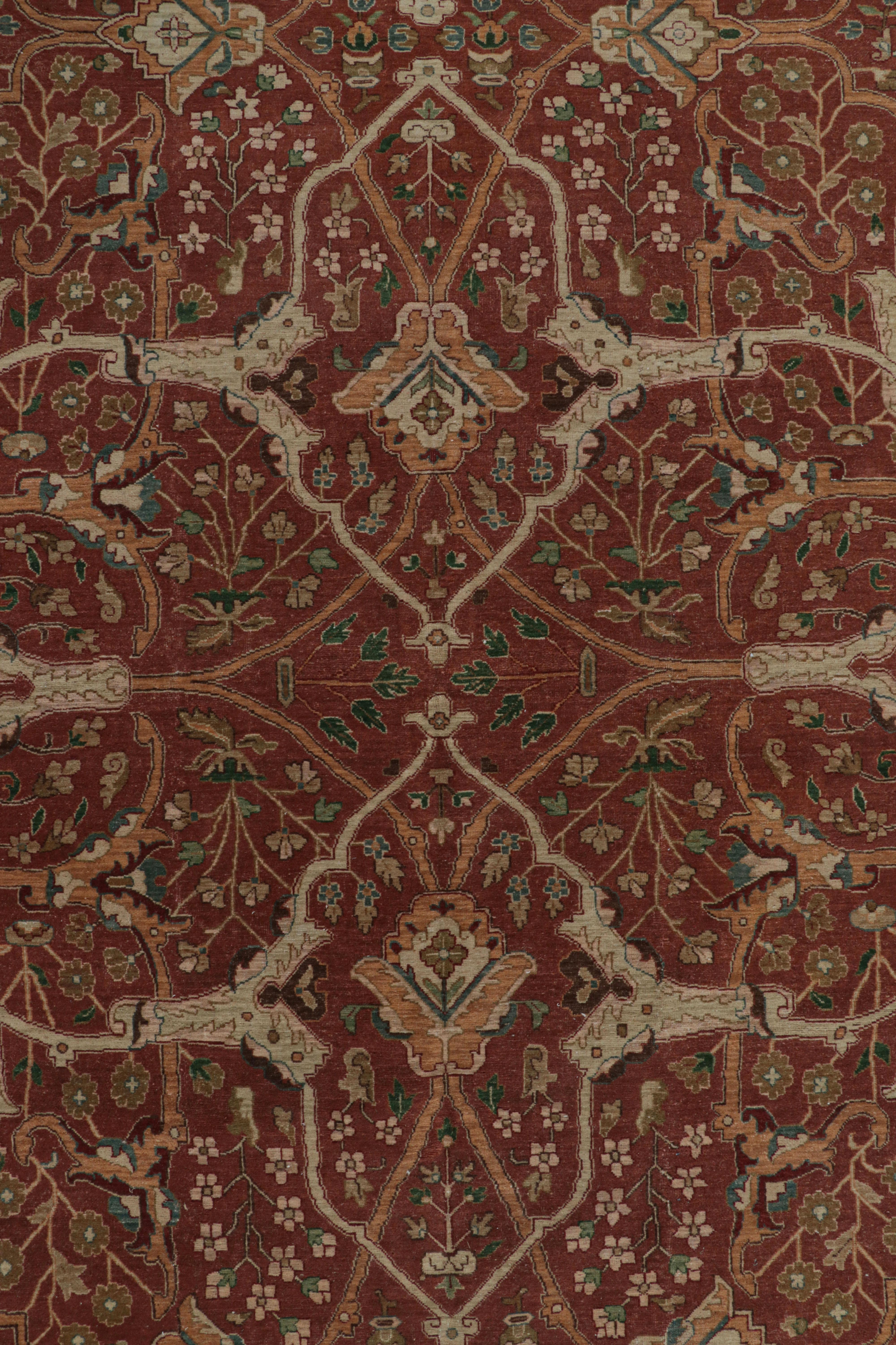 Indien Rug & Kilim's Oversized Persian Tabriz Style Rug in Red with Floral Patterns (Tapis persan surdimensionné de style Tabriz en rouge avec des motifs floraux) en vente