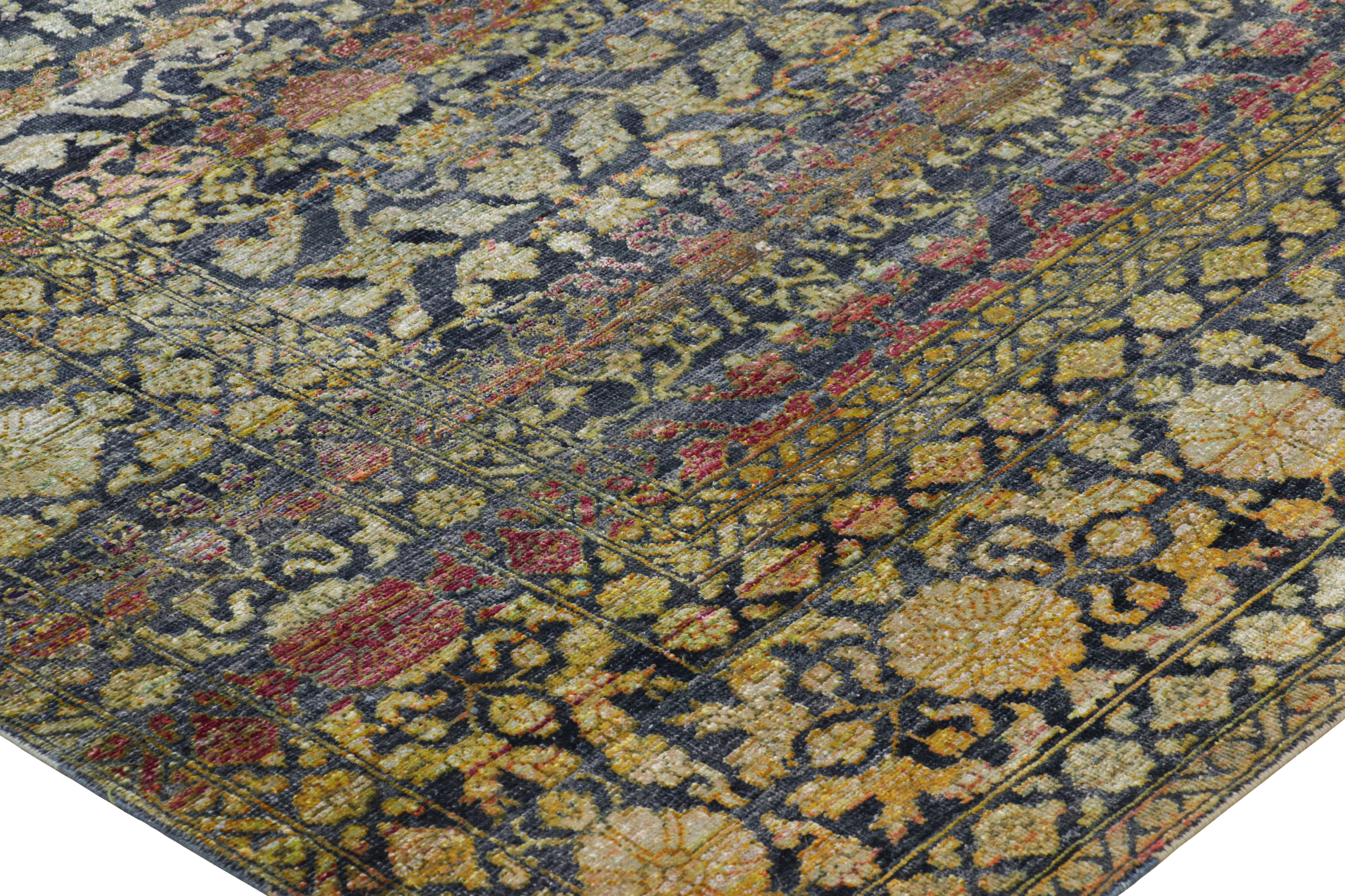 Rug & Kilim's übergroßer Teppich im Samarkand-Stil in Marineblau mit Blumenmustern (Indisch) im Angebot