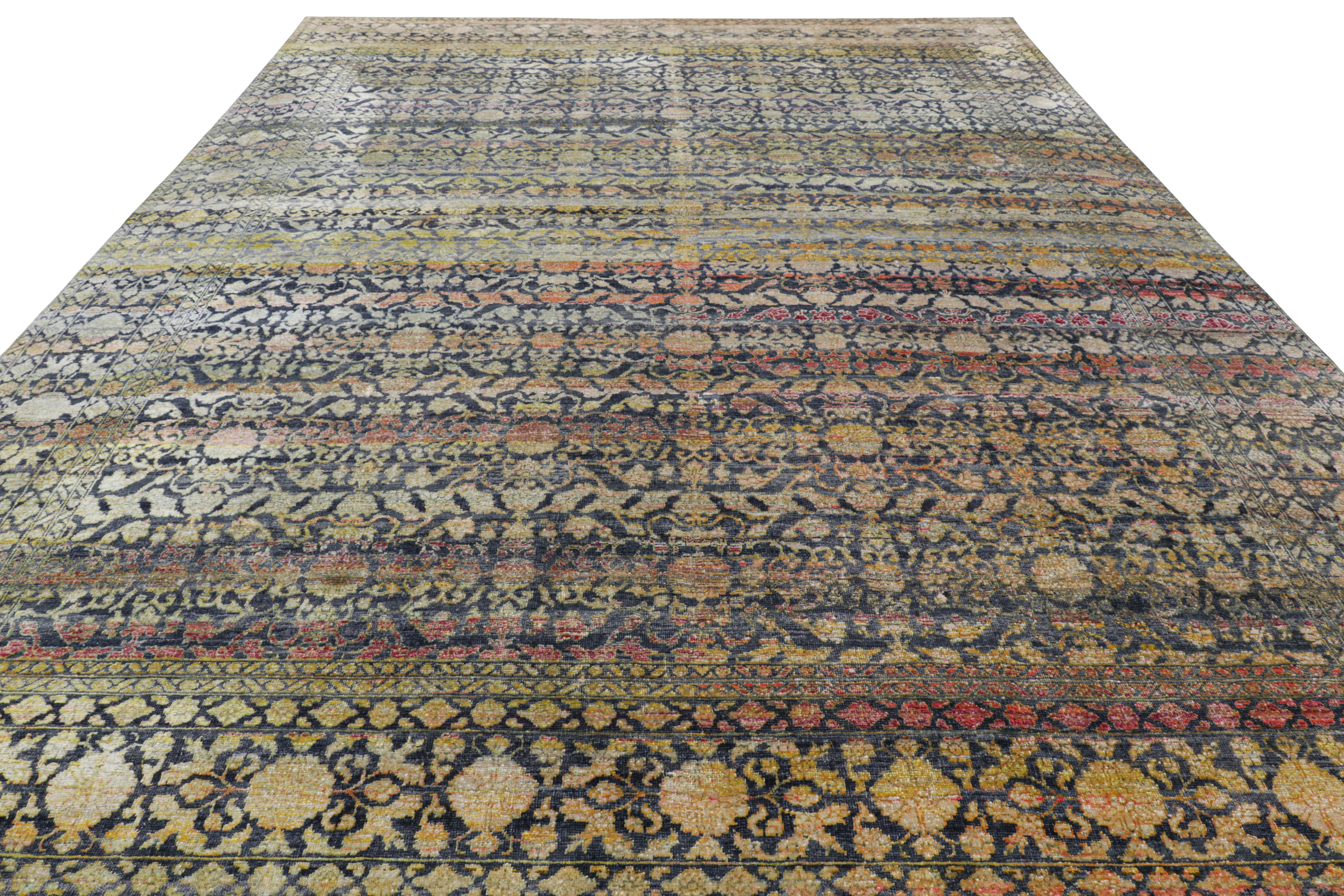 Rug & Kilim's übergroßer Teppich im Samarkand-Stil in Marineblau mit Blumenmustern (Handgeknüpft) im Angebot