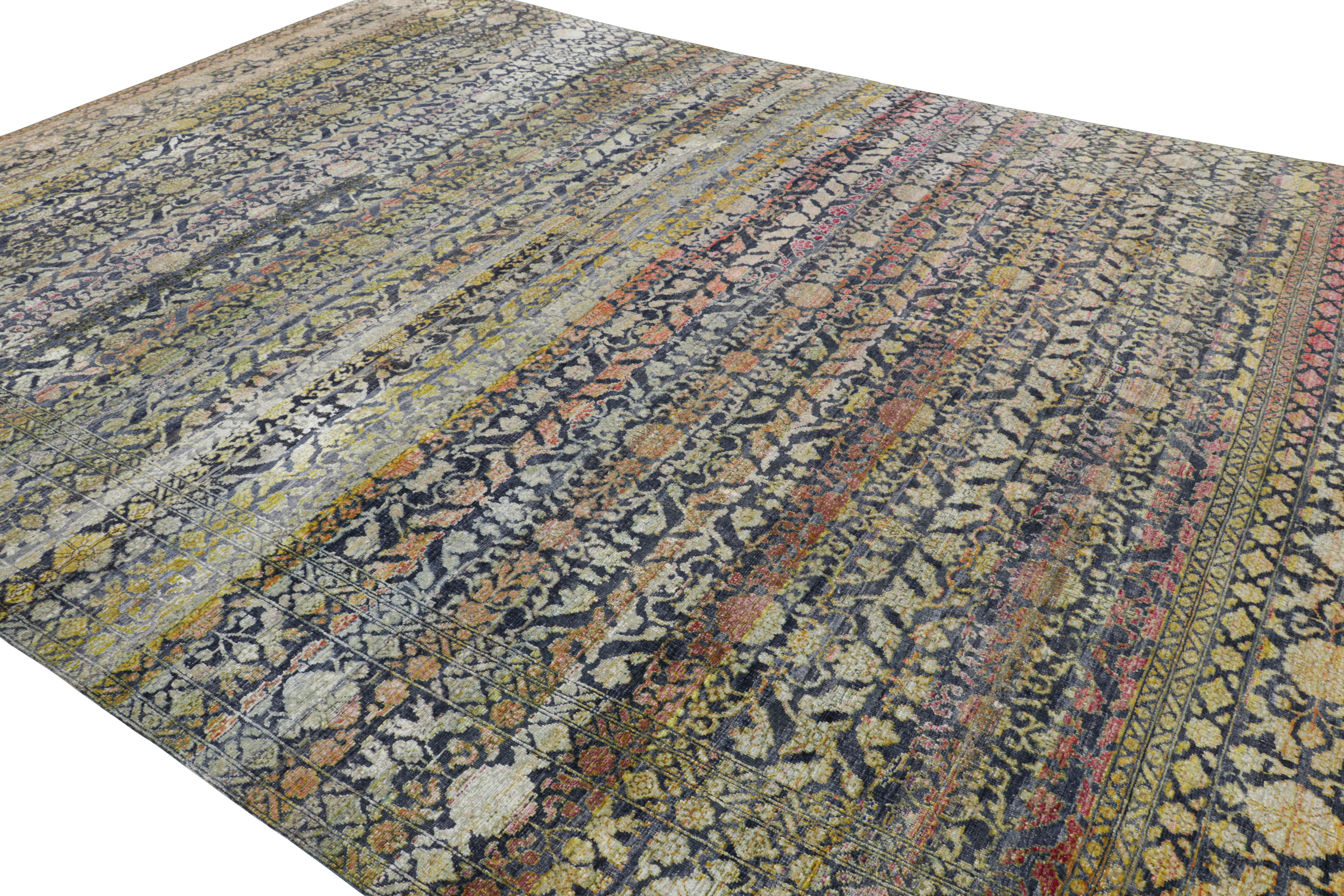 Rug & Kilim's übergroßer Teppich im Samarkand-Stil in Marineblau mit Blumenmustern im Zustand „Gut“ im Angebot in Long Island City, NY