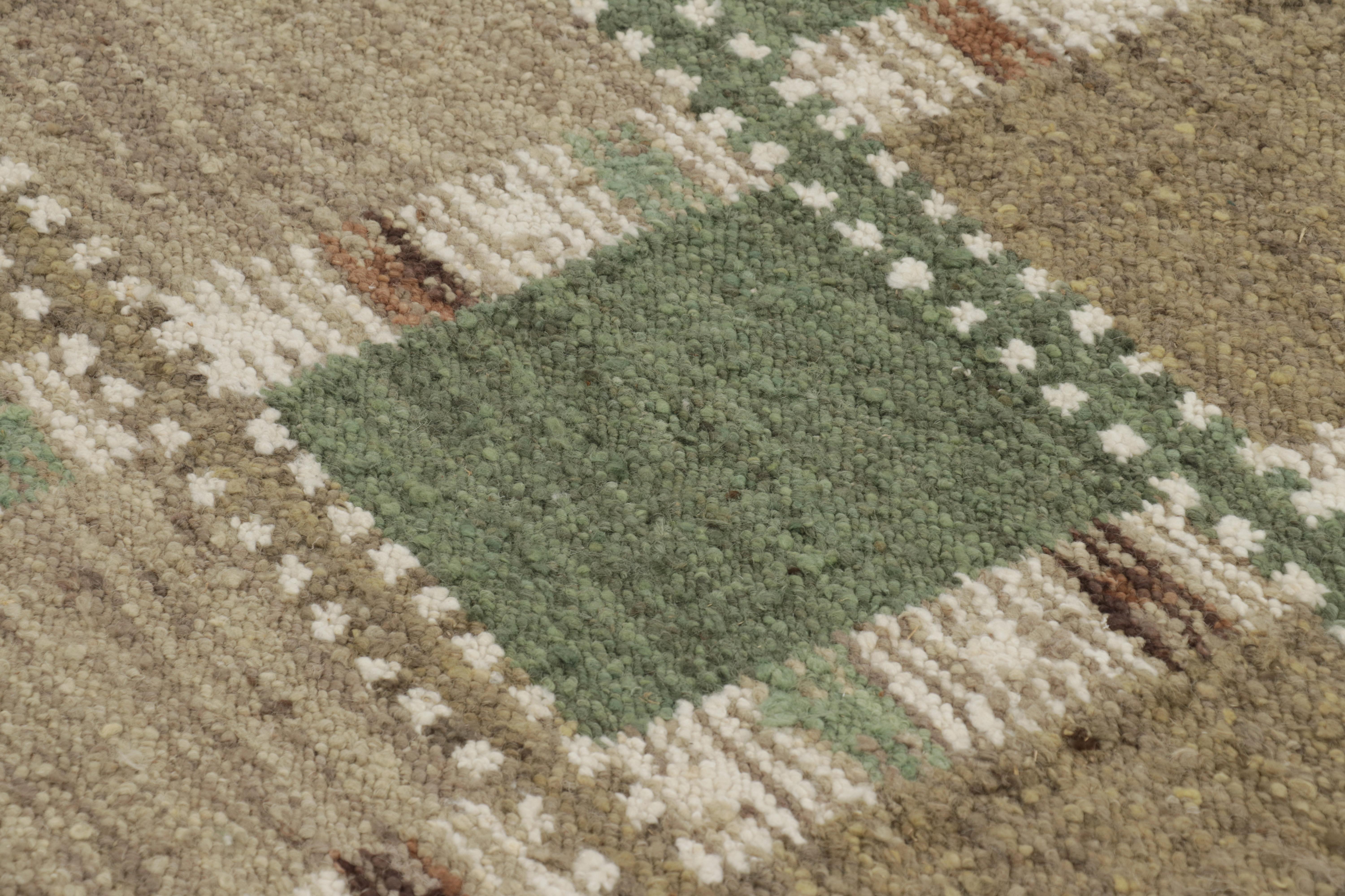 Rug & Kilim: Tappeto personalizzato oversize in stile scandinavo, beige e verde geometrico In condizioni Nuovo in vendita a Long Island City, NY