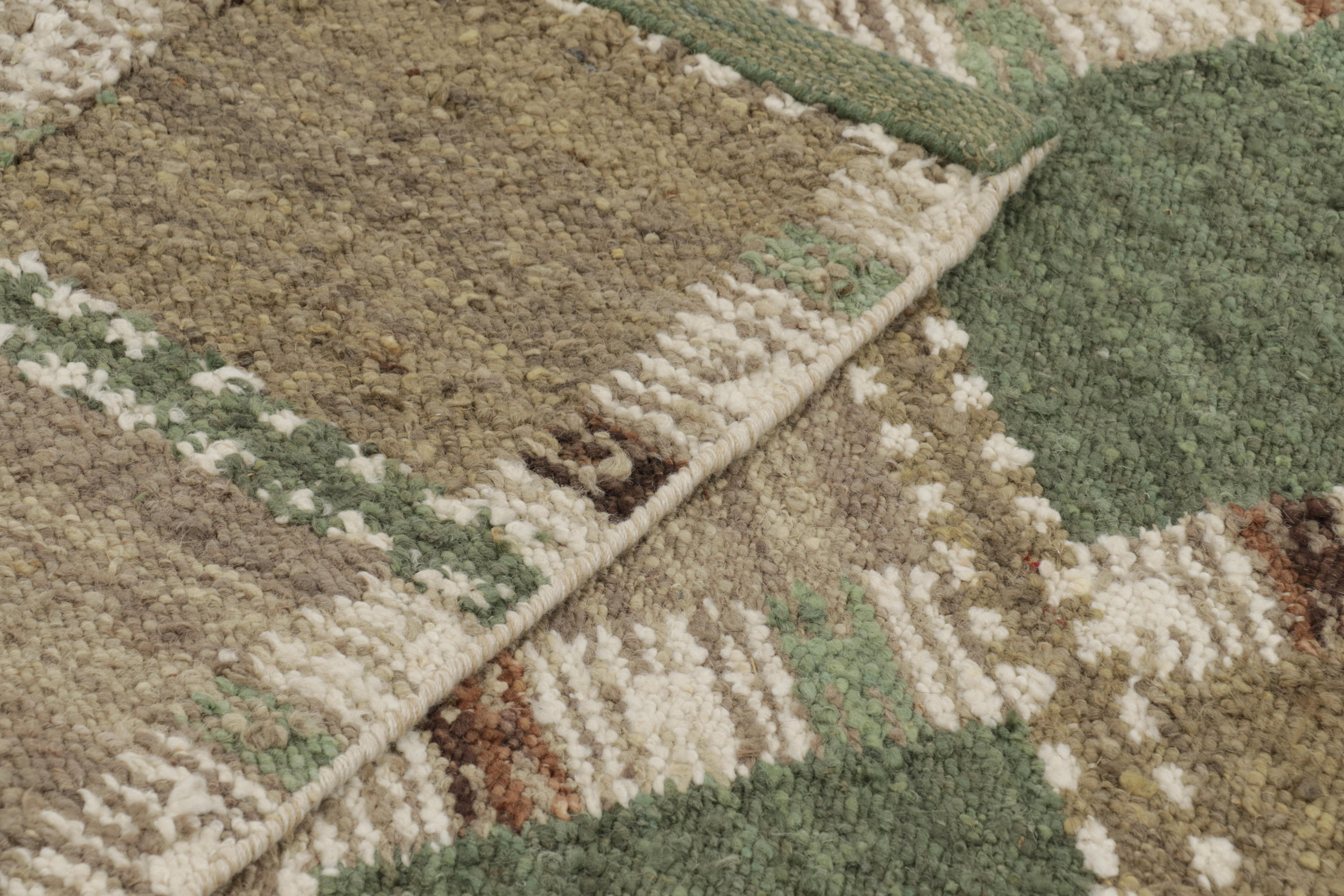 Lana Rug & Kilim: Tappeto personalizzato oversize in stile scandinavo, beige e verde geometrico in vendita