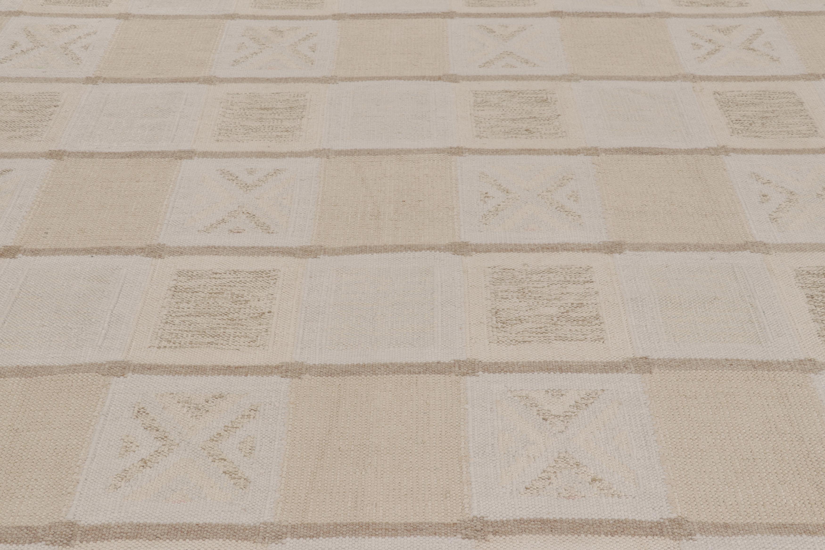 Scandinavian Modern Rug & Kilim’s Oversized  Scandinavian Style Rug, Cream-White Minimalist Geometry For Sale