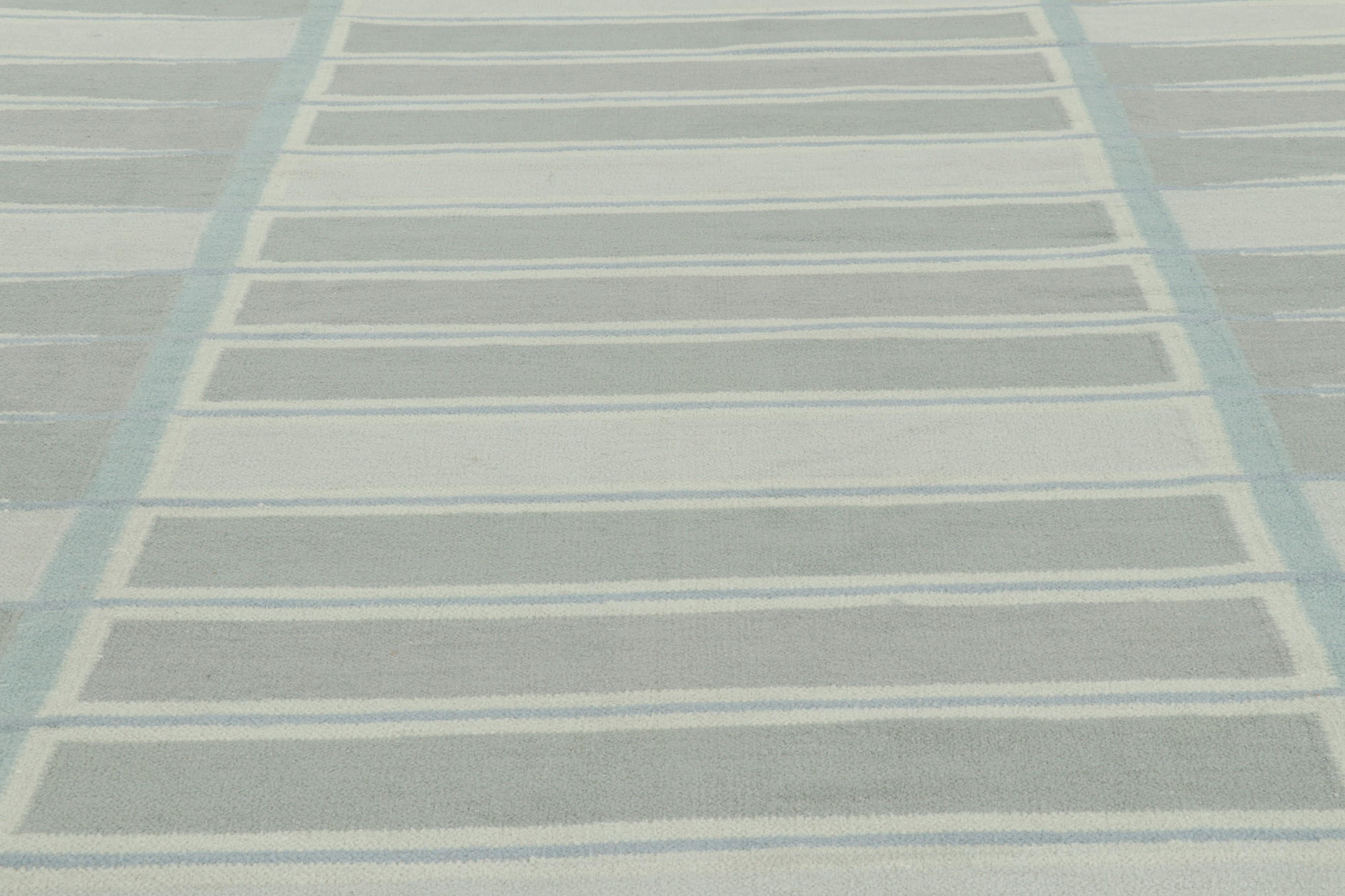Rug & Kilim: Tappeto oversize in stile scandinavo, motivo geometrico verde e blu In condizioni Nuovo in vendita a Long Island City, NY