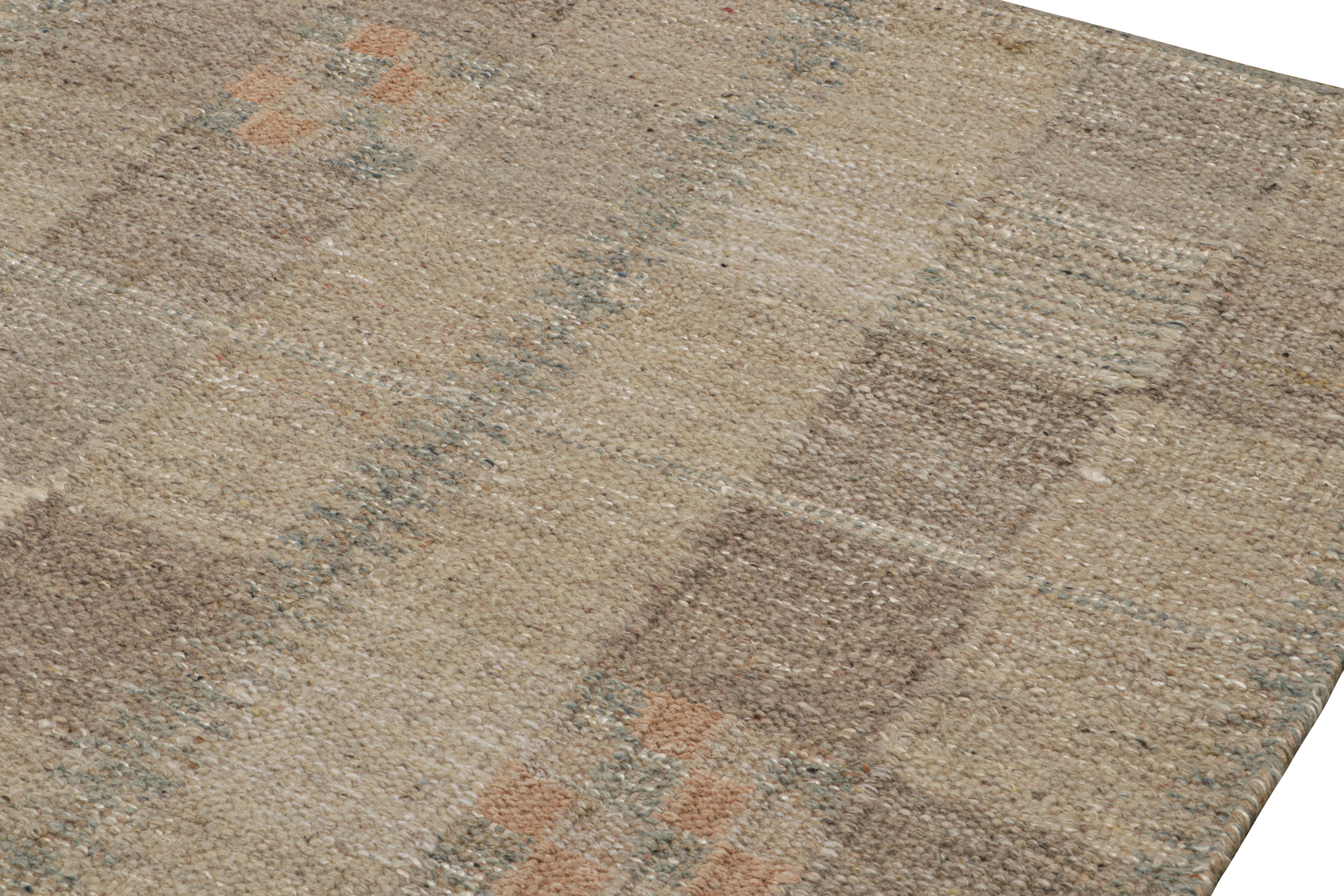 Annodato a mano Rug & Kilim: Tappeto oversize in stile scandinavo con motivi geometrici beige-marrone in vendita