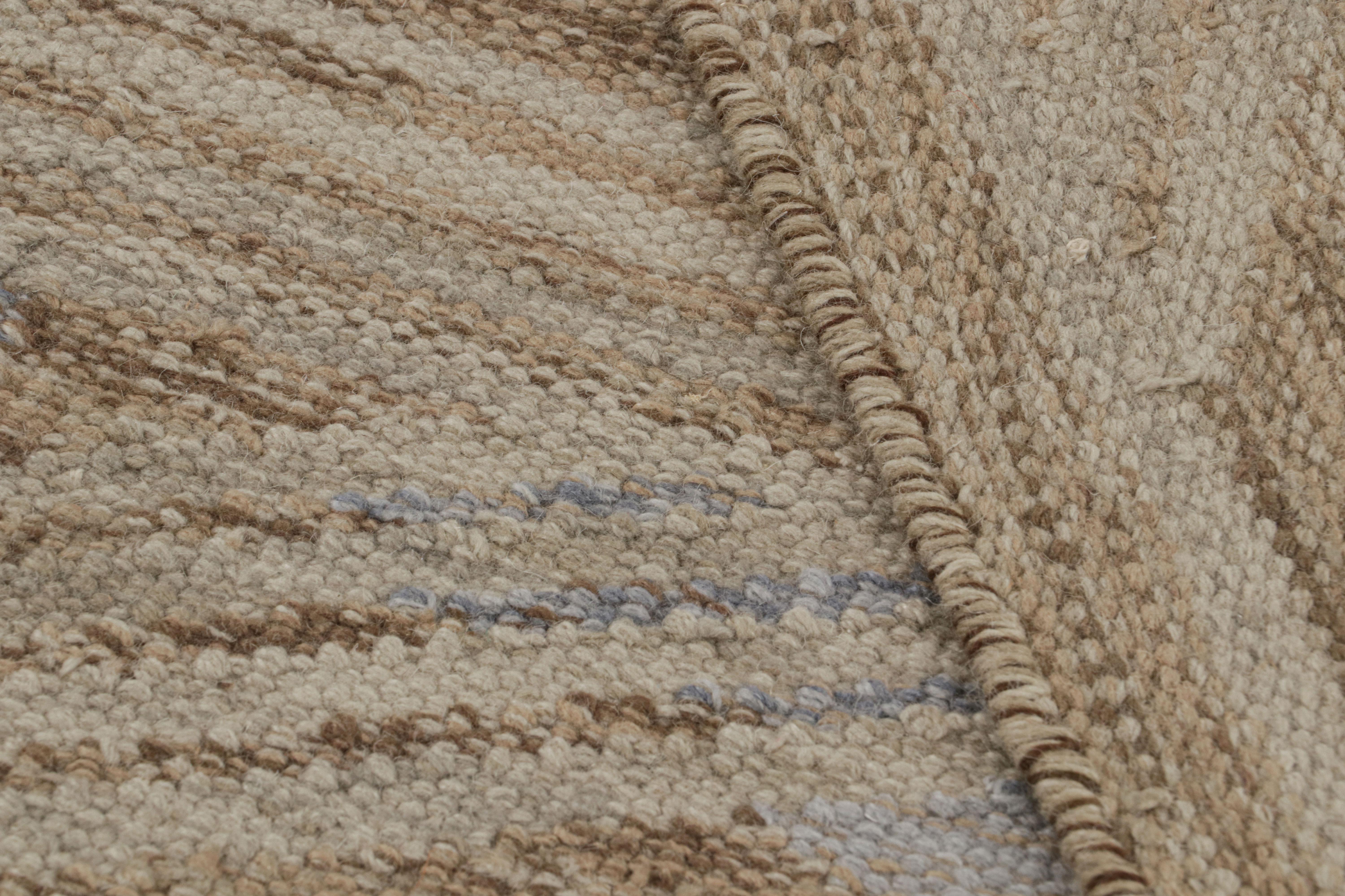 Alfombra sobredimensionada de estilo escandinavo de Rug & Kilim con motivos geométricos beige-marrón Siglo XXI y contemporáneo en venta