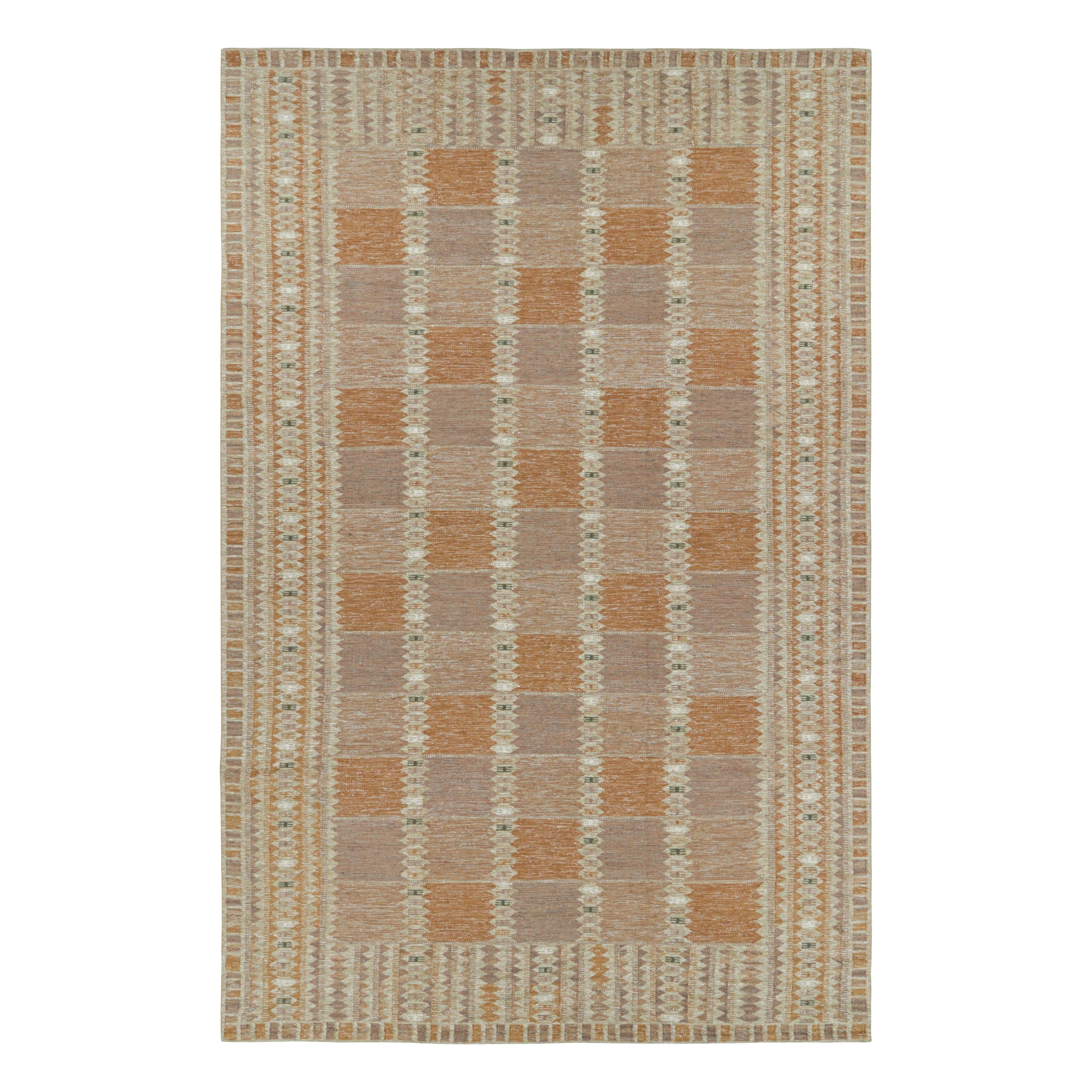 Rug
Kilim
s übergroßer Teppich im skandinavischen Stil in Beige-Braun mit geometrischen Mustern