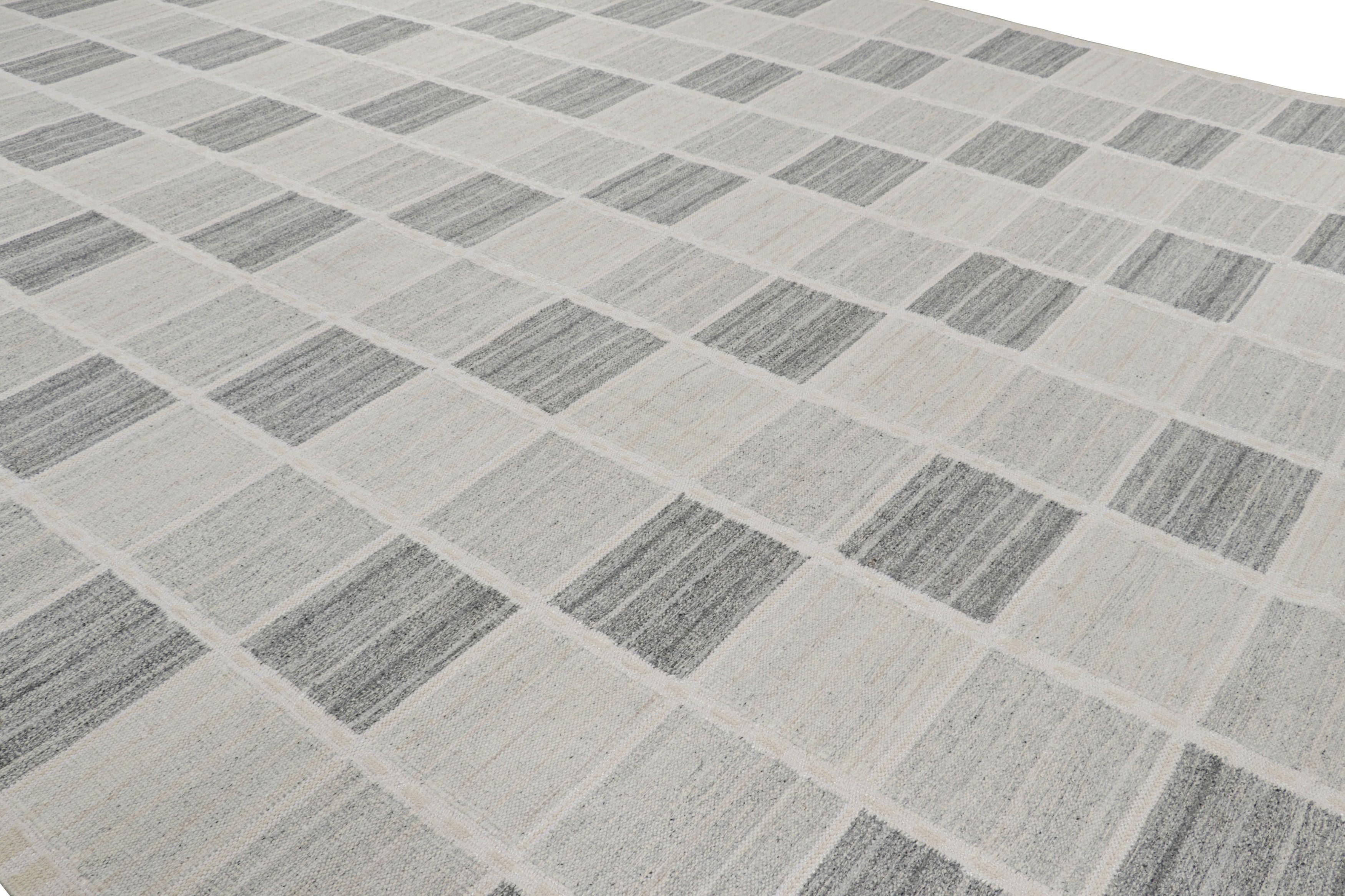 Fabricada con lana tejida a mano, esta alfombra de gran tamaño de 14x20 es una nueva y emocionante incorporación a la colección de alfombras escandinavas de Rug & Kilim: una reinvención contemporánea del minimalismo sueco y de las alfombras y