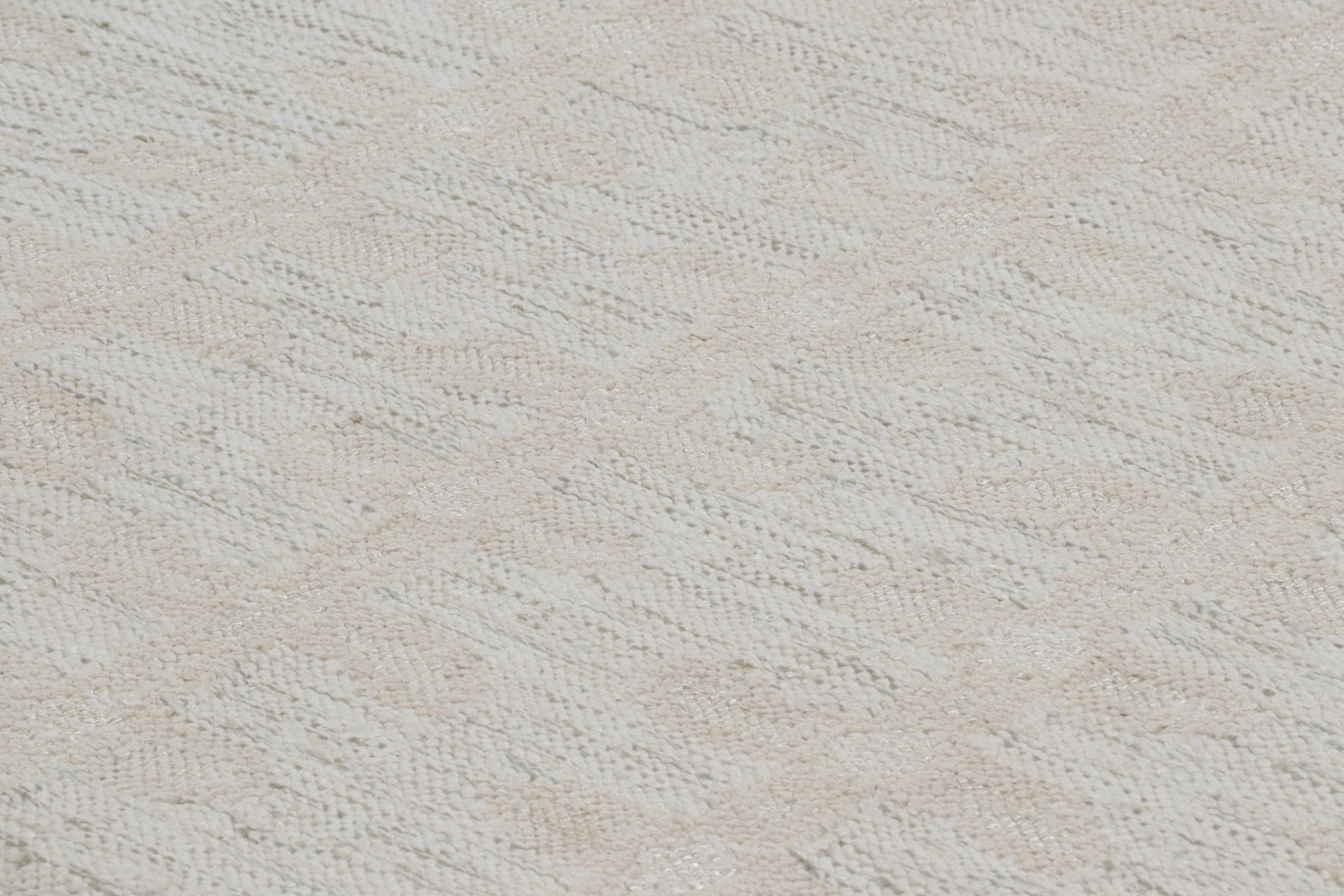 Dieser 13x19 große Teppich aus handgewebter Wolle ist eine aufregende neue Ergänzung der skandinavischen Teppichkollektion von Rug & Kilim - eine zeitgenössische Neuinterpretation des schwedischen Minimalismus und der Vintage-Teppiche und Textilien