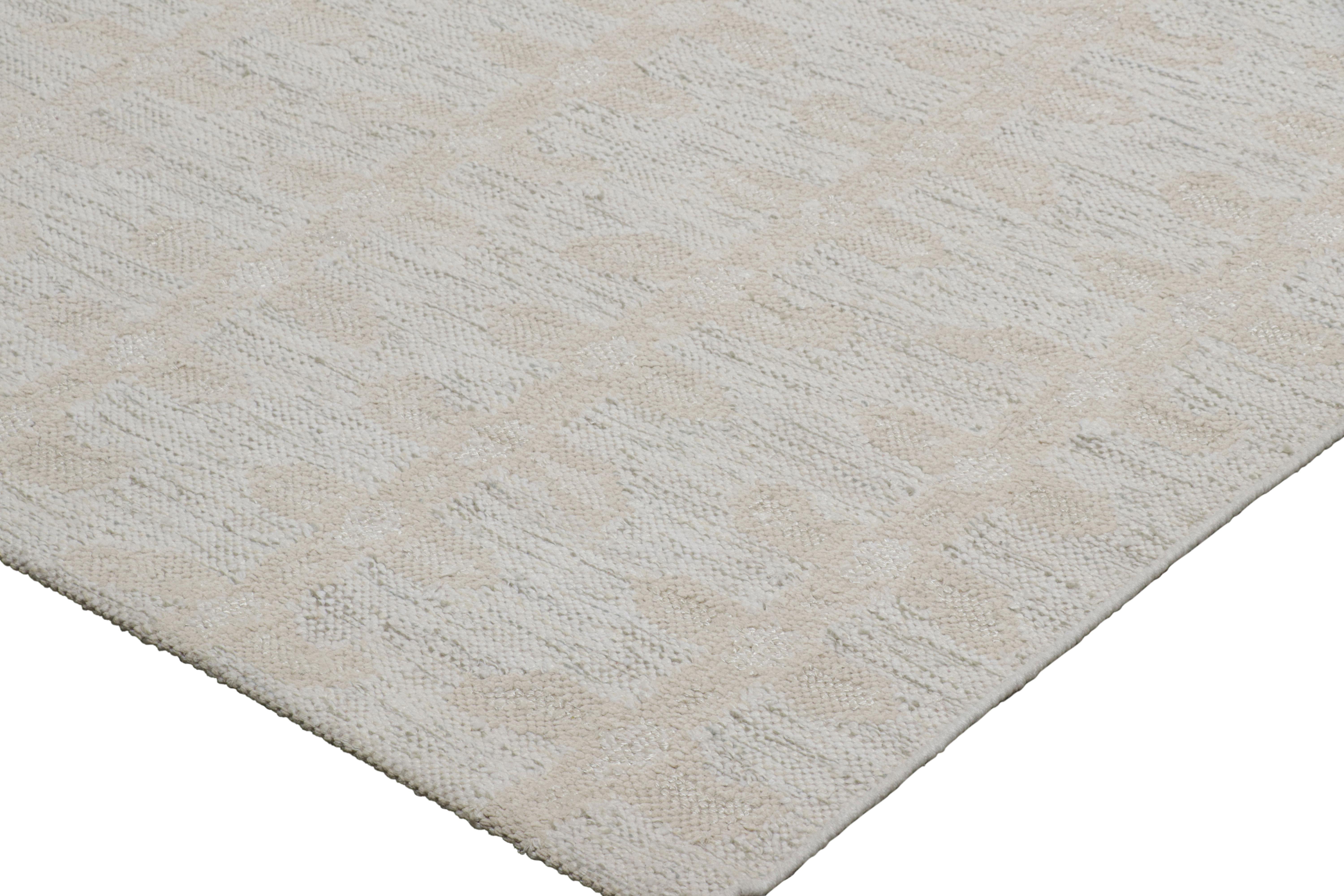 Rug & Kilim's übergroßer Teppich im skandinavischen Stil in Weiß mit floralen Mustern im Zustand „Neu“ im Angebot in Long Island City, NY