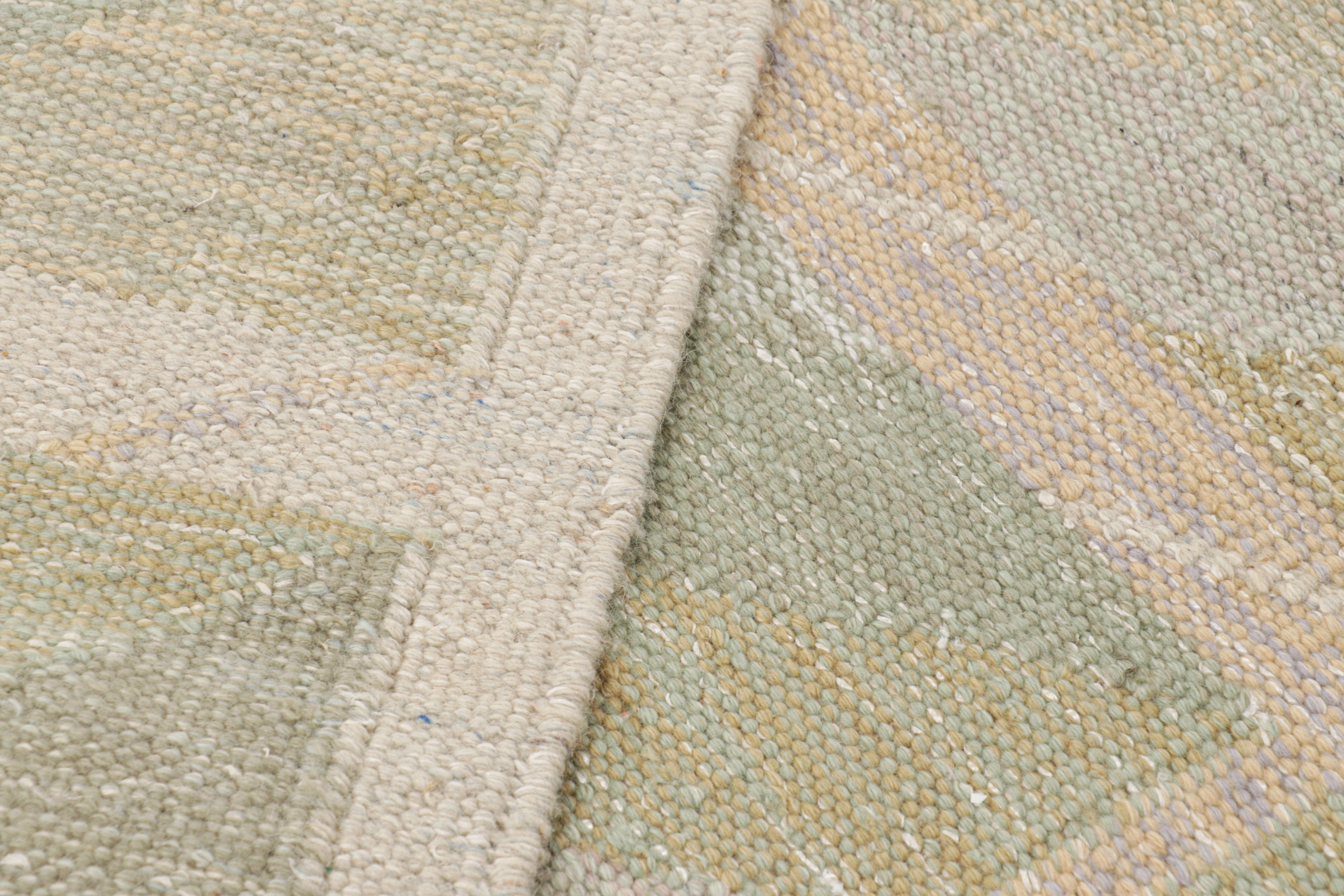 XXI secolo e contemporaneo Rug & Kilim: Tappeto oversize in stile scandinavo con motivi geometrici Chevron in vendita