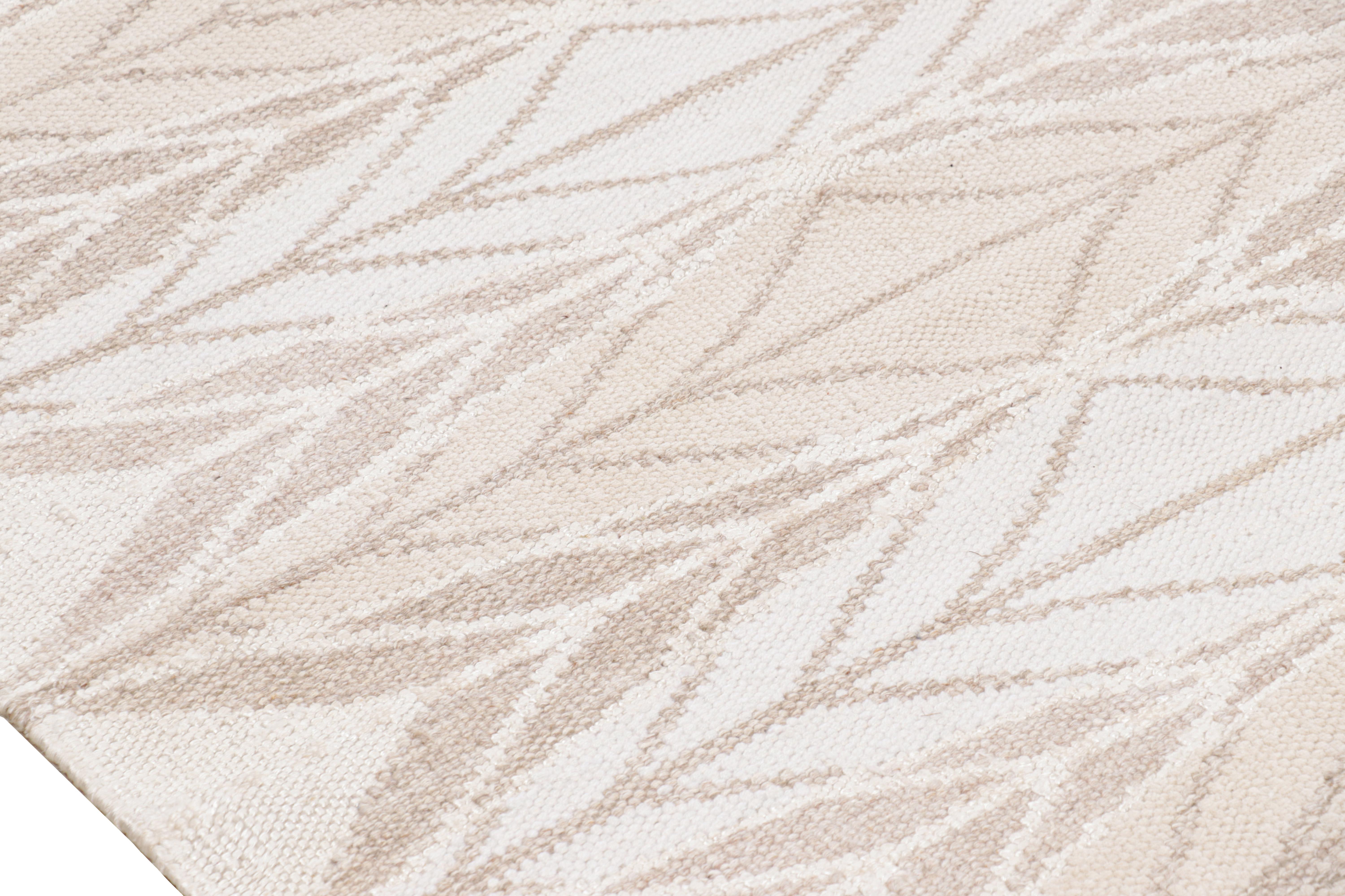 Alfombra sobredimensionada de estilo escandinavo con motivos geométricos de Rug & Kilim en Nuevo estado para la venta en Long Island City, NY
