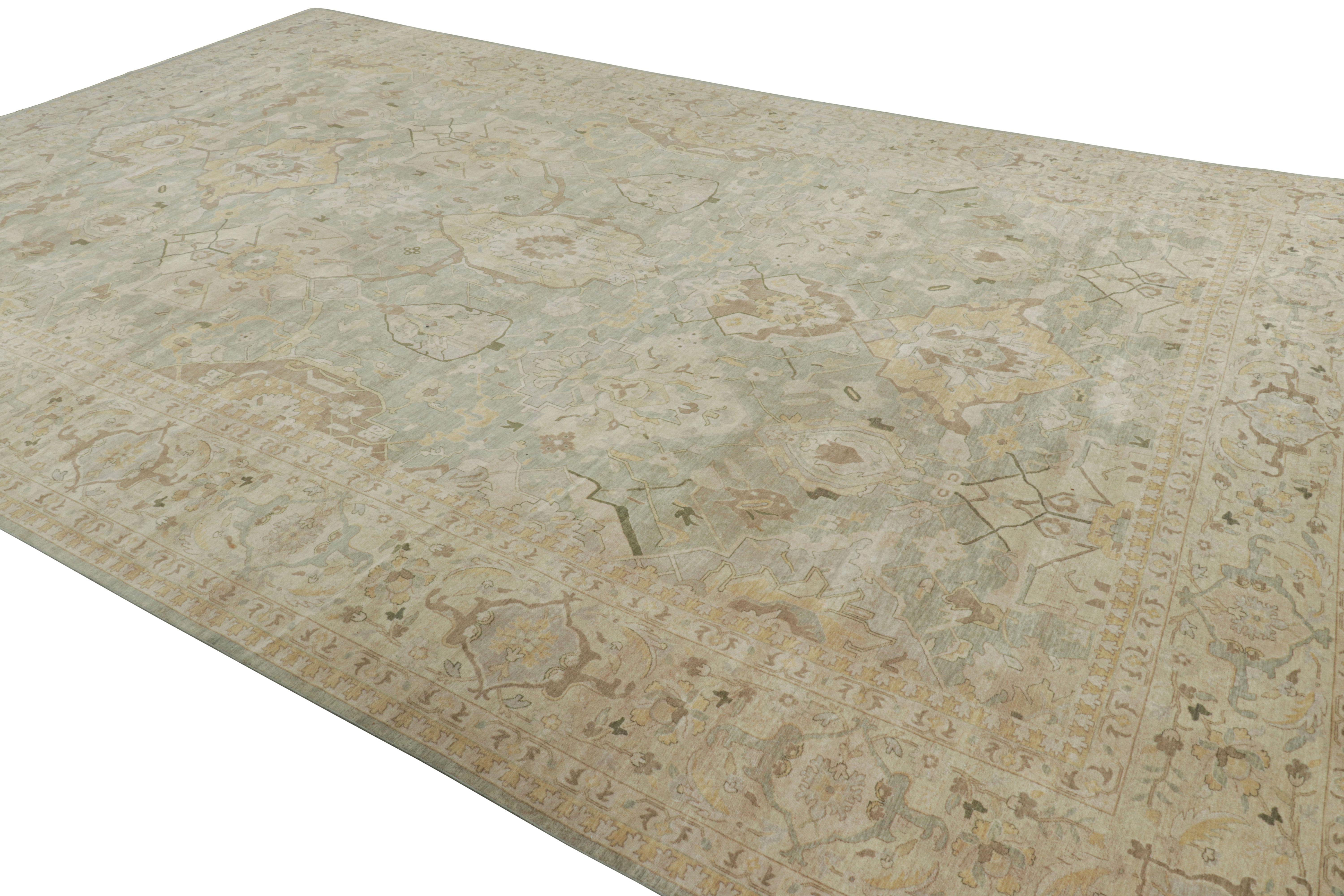 Rug & Kilim's Oversized Shield Rug in Pale Green with Floral Medallions (Tapis de bouclier surdimensionné en vert pâle avec des médaillons floraux) Neuf - En vente à Long Island City, NY