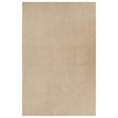 Rug & Kilim's übergroßes, individuelles Teppichdesign, einfarbig beige und cremefarben gestreift