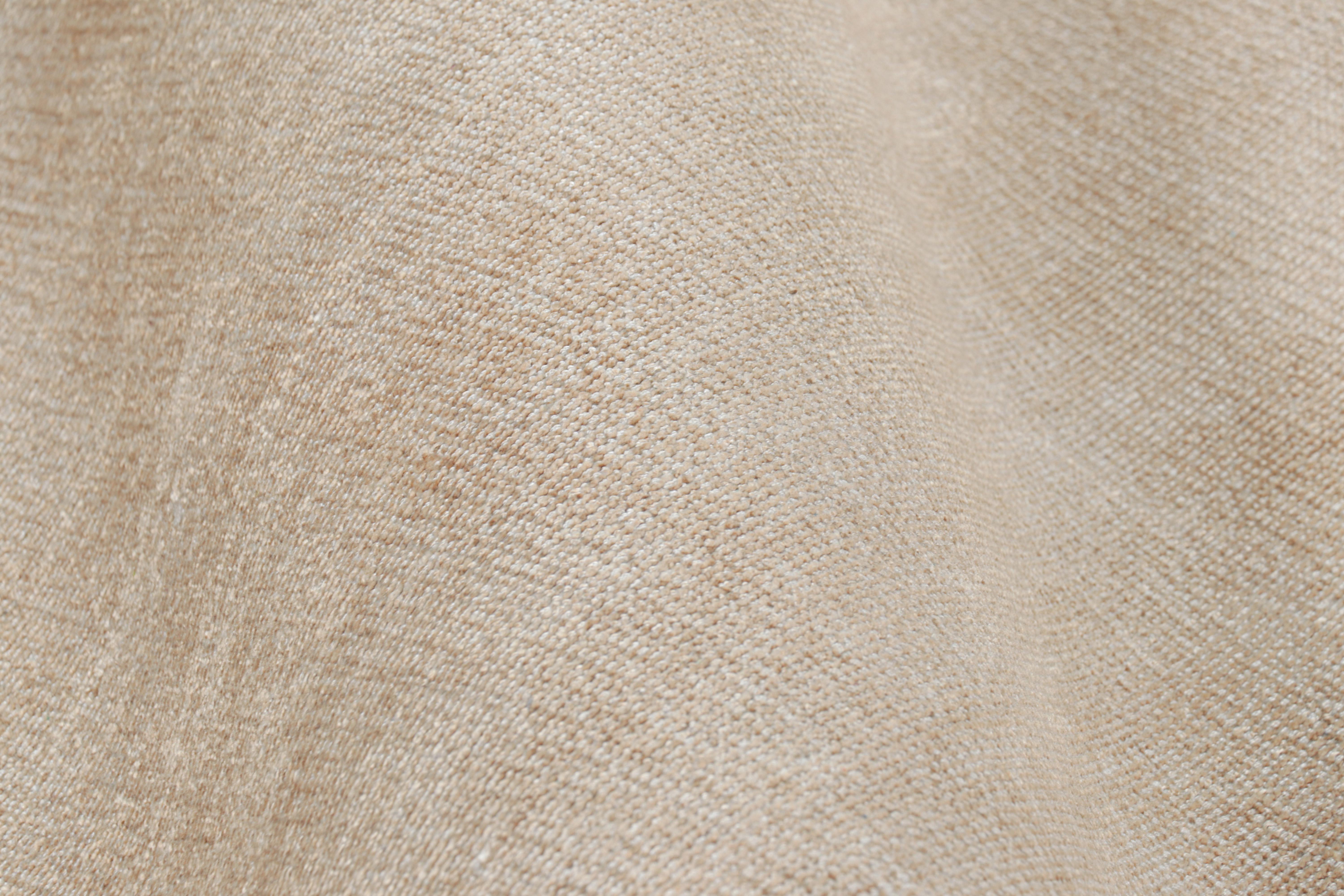 XXIe siècle et contemporain Rug & Kilim's Oversized Textural Rug in Beige-Brown Tones & Striae (tapis texturé surdimensionné dans les tons beige-brun et rayures) en vente