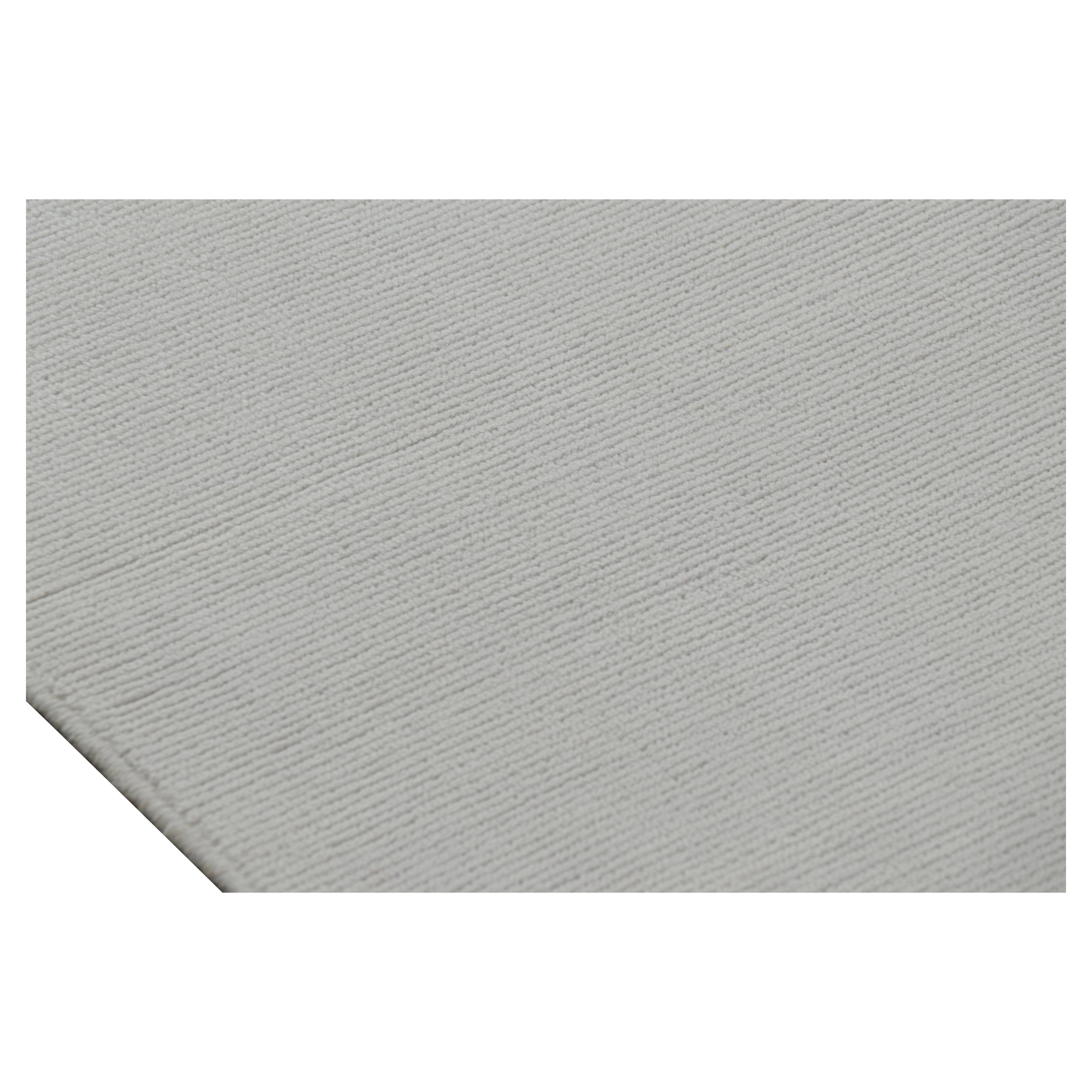 Questo tappeto in lana 14x18 annodato a mano è un'audace novità della Rug & Kilim's Textural Collection e rappresenta una serie di tappeti contemporanei realizzati da uno dei più talentuosi atelier e designer persiani oggi in attività. 

Sul design: