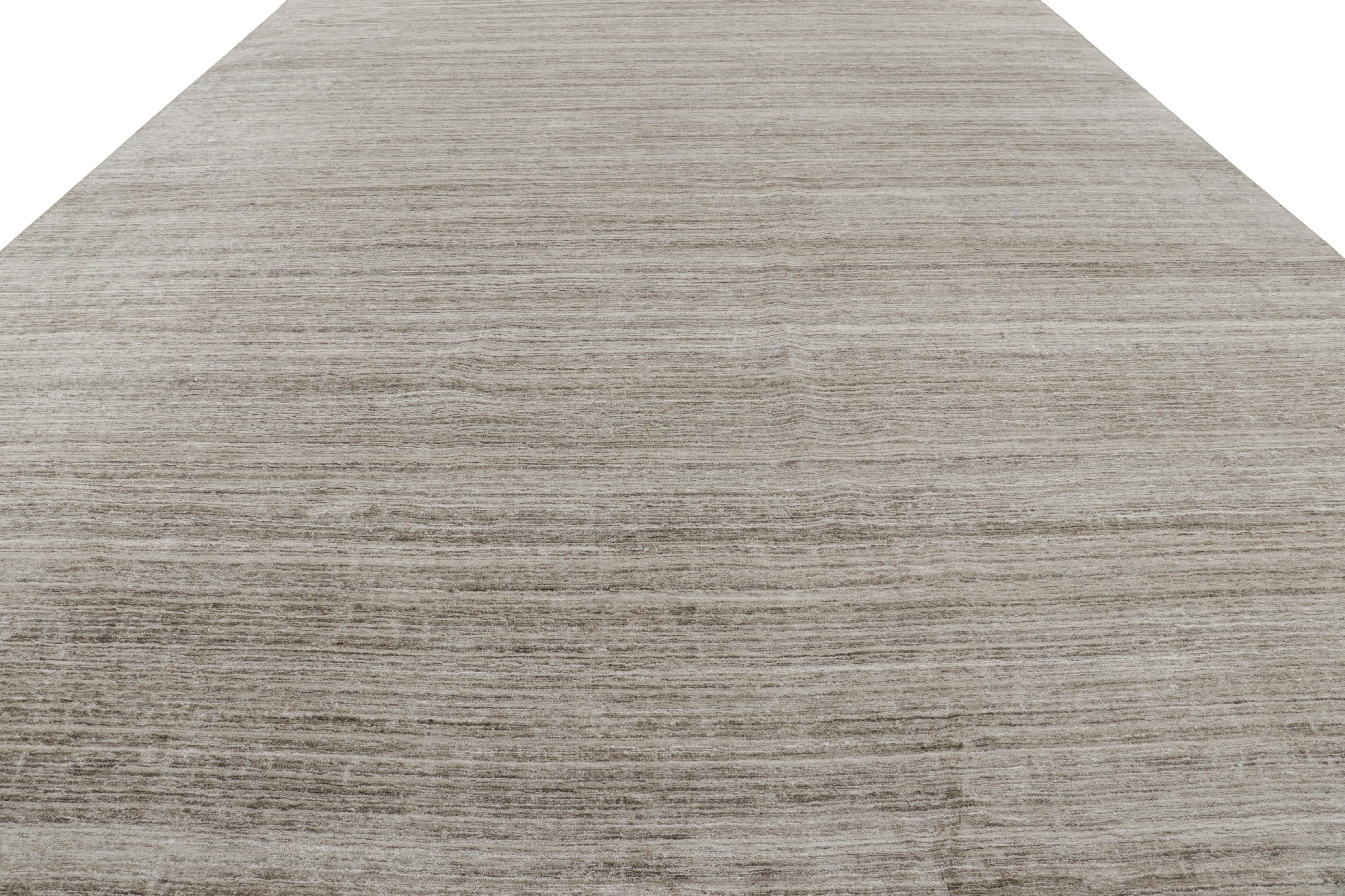 Moderne Tapis texturé surdimensionné de Rug & Kilim dans les tons beige et taupe Striae en vente