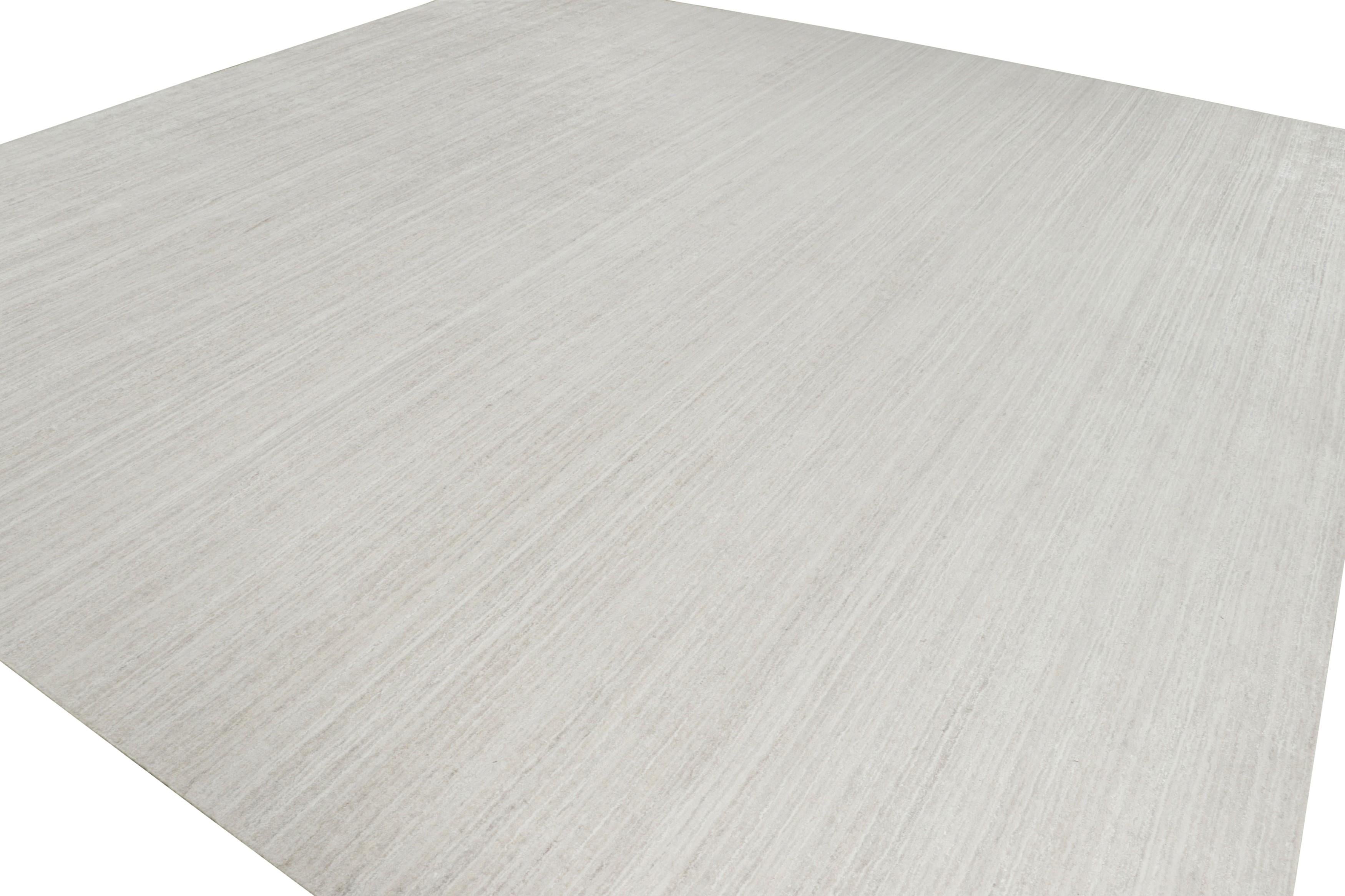 Übergroßer quadratischer Teppich von Rug & Kilim in Weiß und Grau mit Streifen (Handgeknüpft) im Angebot