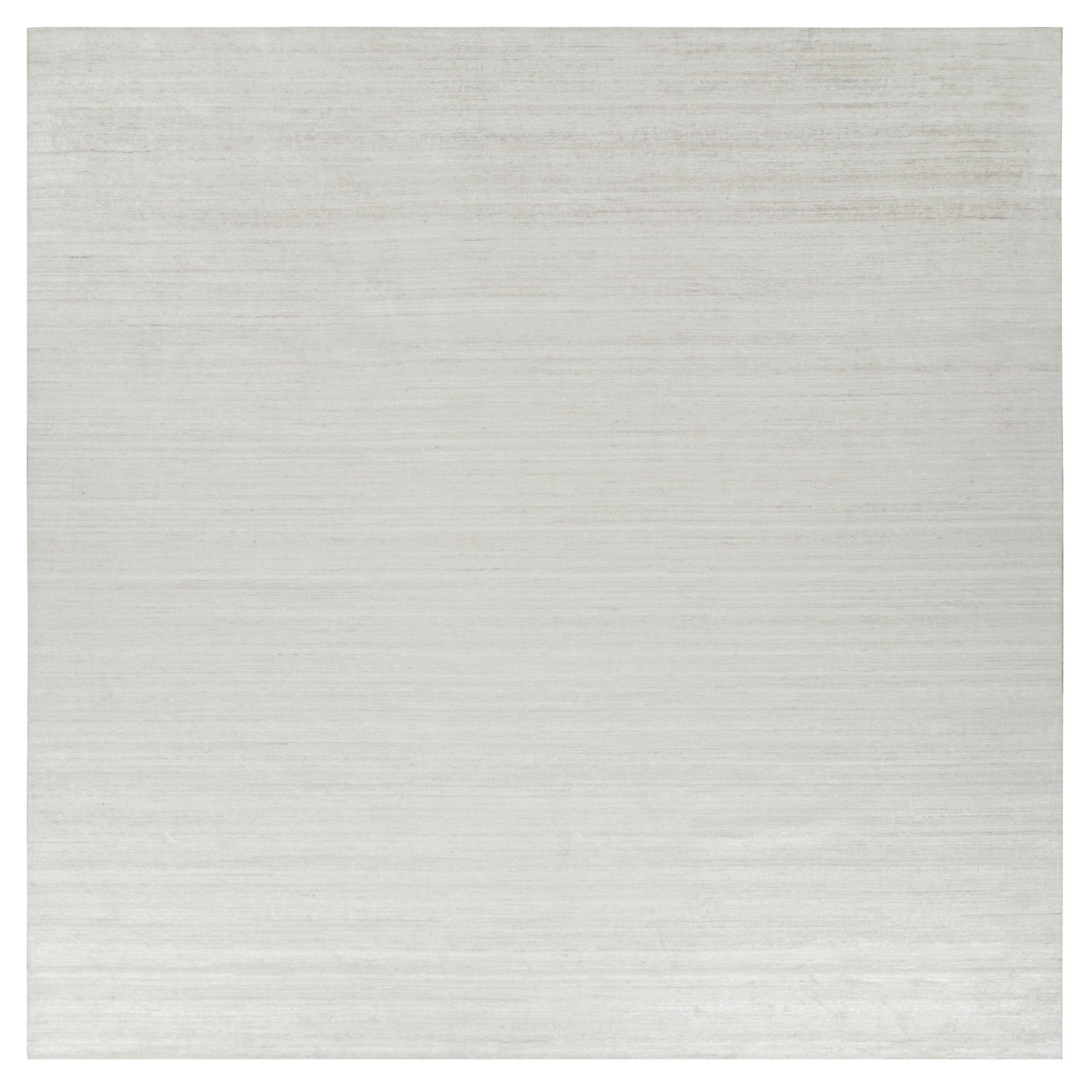 Übergroßer quadratischer Teppich von Rug
Kilim in Weiß und Grau mit Streifen