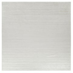 Übergroßer quadratischer Teppich von Rug 
Kilim in Weiß und Grau mit Streifen