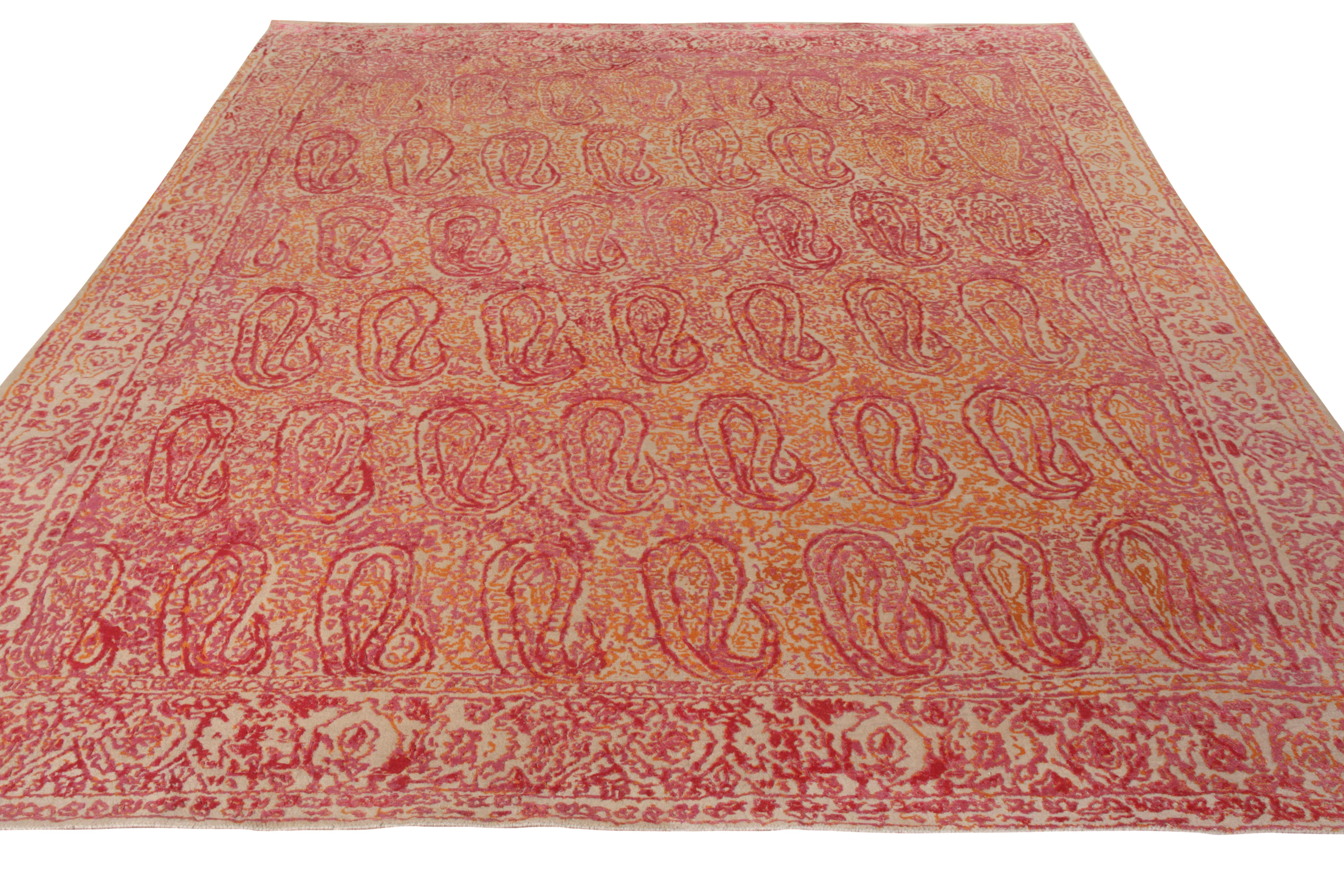 A scintillating 8x10 piece from Rug & Kilim’s Modern Classics Collection inspired by classic paisley patterns—historically revered as signifiers in the attempt to show off the skill of the weaver. Hand knotted in wool and silk, this contemporary