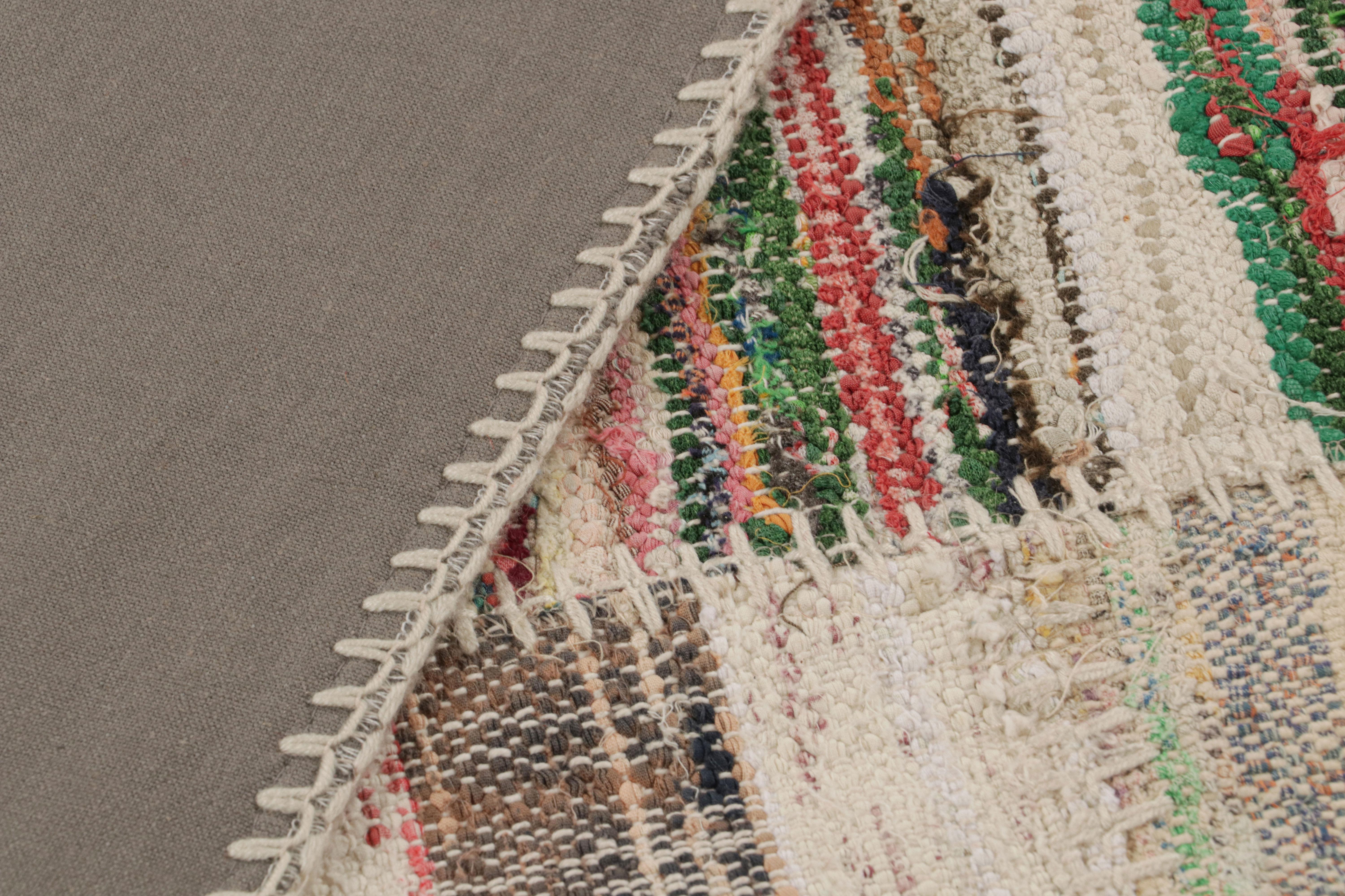 Laine Tapis Kilim en laine beige et multicolore Patchwork de Rug & Kilim en vente