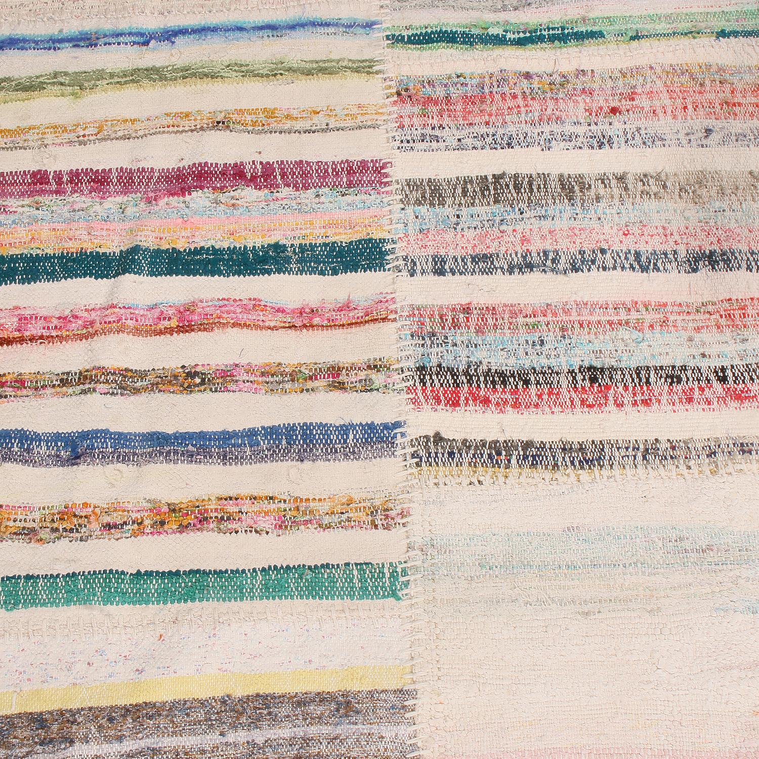 Beigefarbener und mehrfarbiger Woll-Kilim-Teppich von Rug & Kilim (Patchwork) (Türkisch) im Angebot