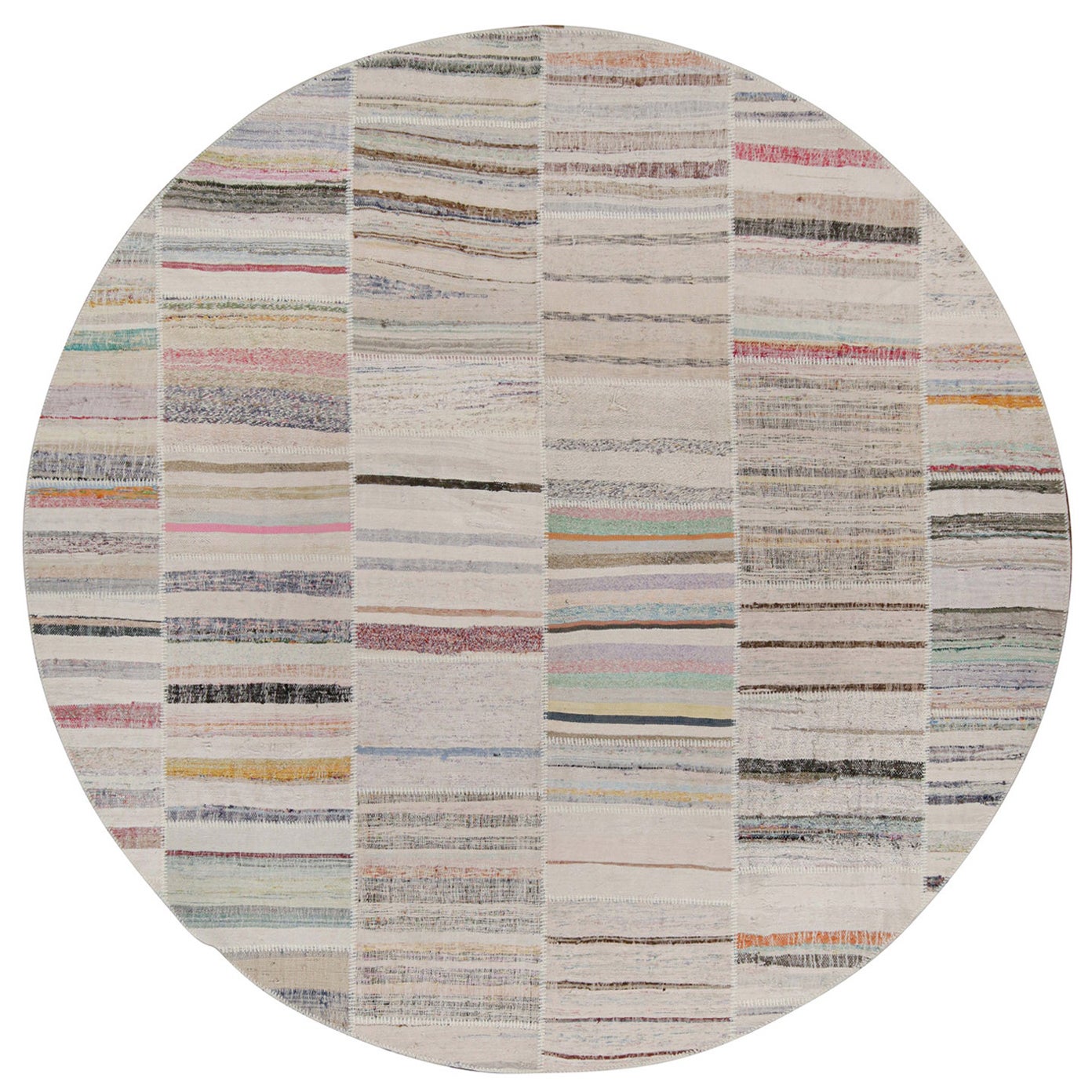 Rug & Kilim's Patchwork Kilim Circle Rug in Polychromatic Stripes (tapis circulaire en patchwork de Kilim à rayures polychromes)